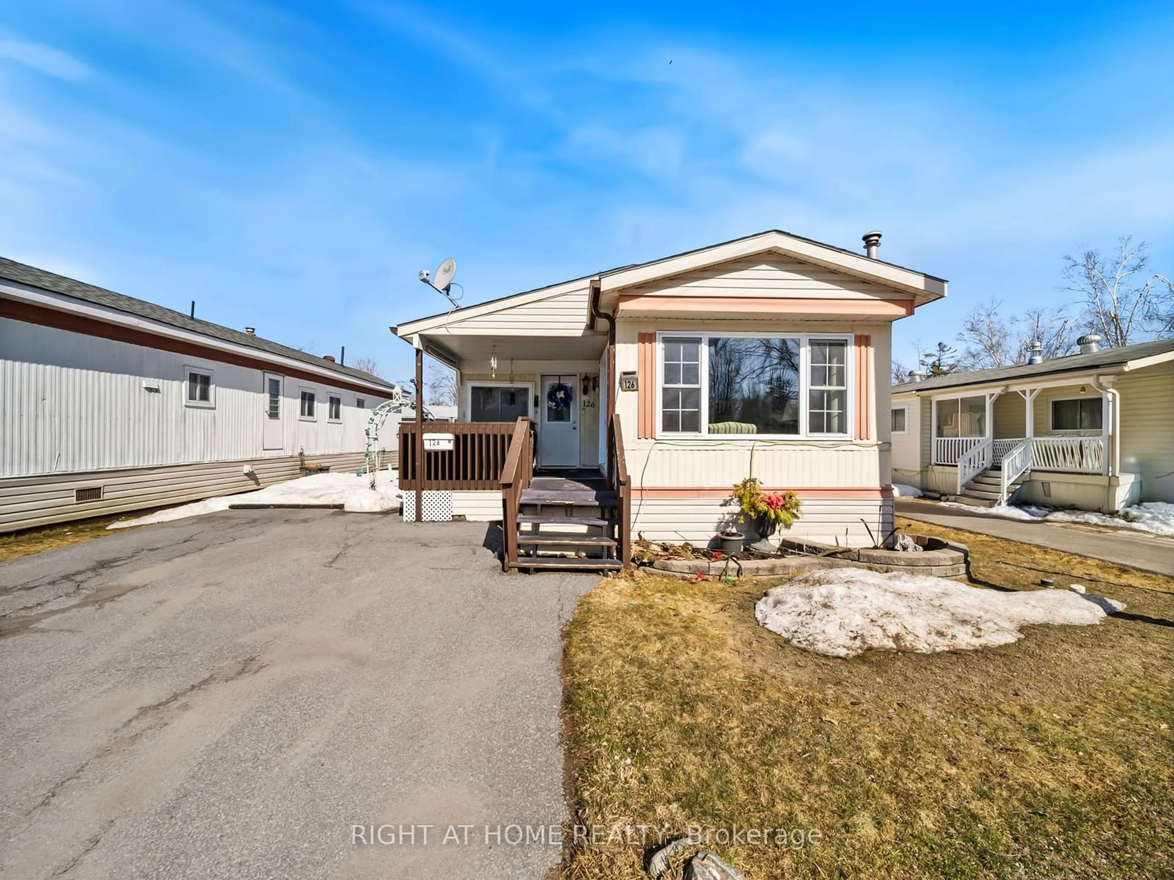 Home with vinyl exterior material, street for 580 WEST St #126, Orillia Ontario L3V 6L8