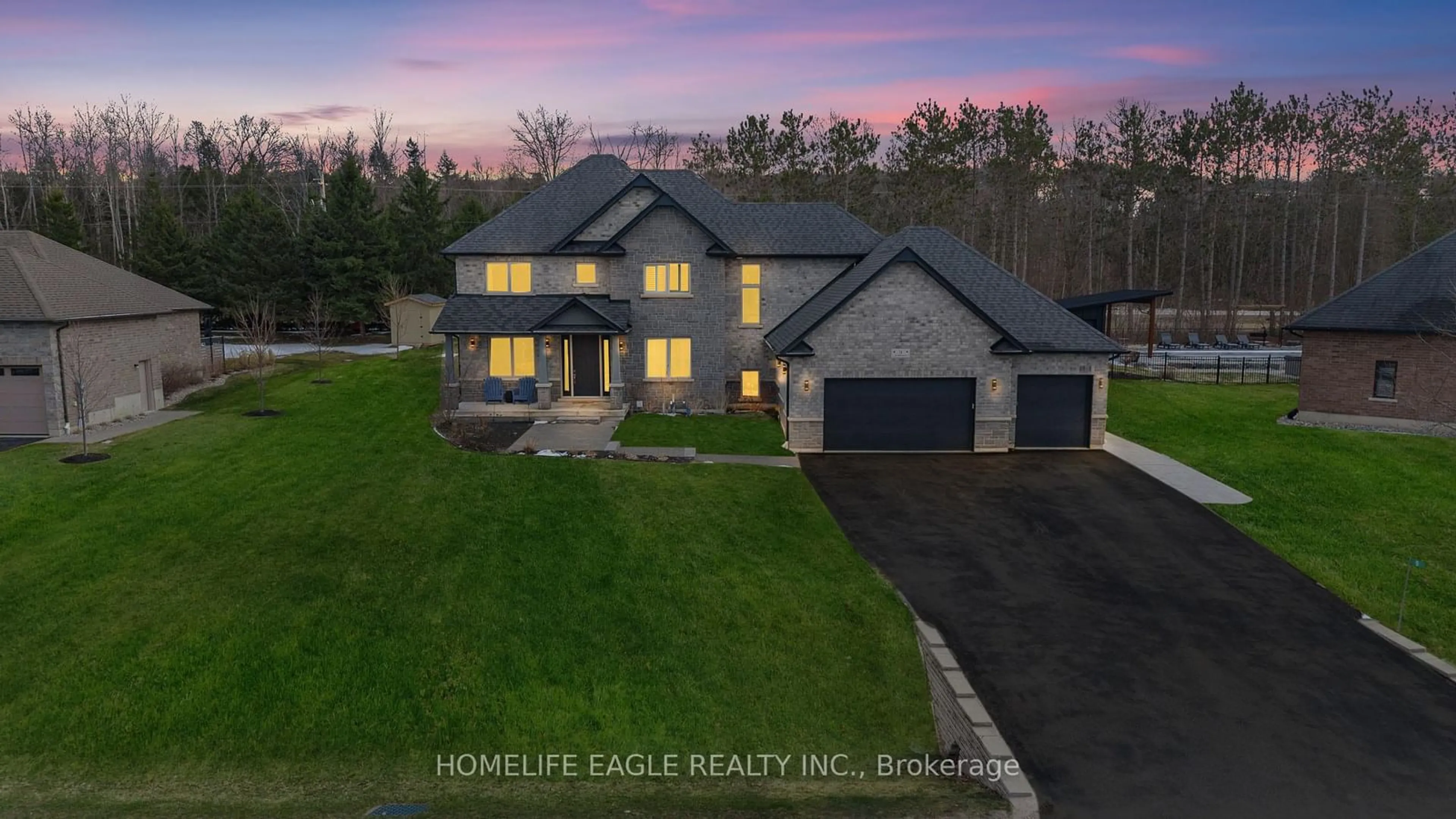 A pic from outside/outdoor area/front of a property/back of a property/a pic from drone, unknown for 9 Josephine Crt, Springwater Ontario L9X 0H9