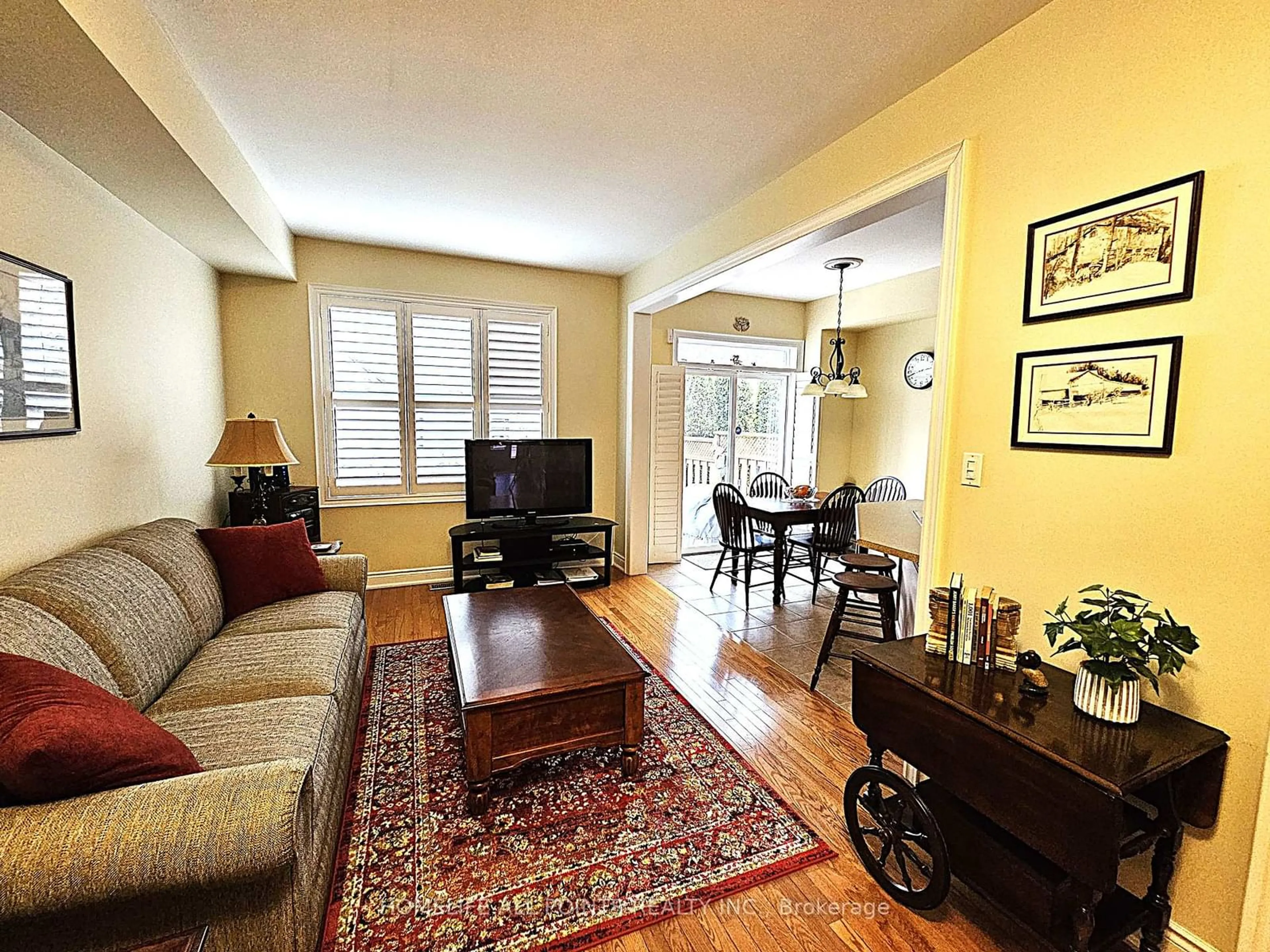 Living room with furniture, unknown for 34 SAVANNAH Cres, Wasaga Beach Ontario L9Z 0E7