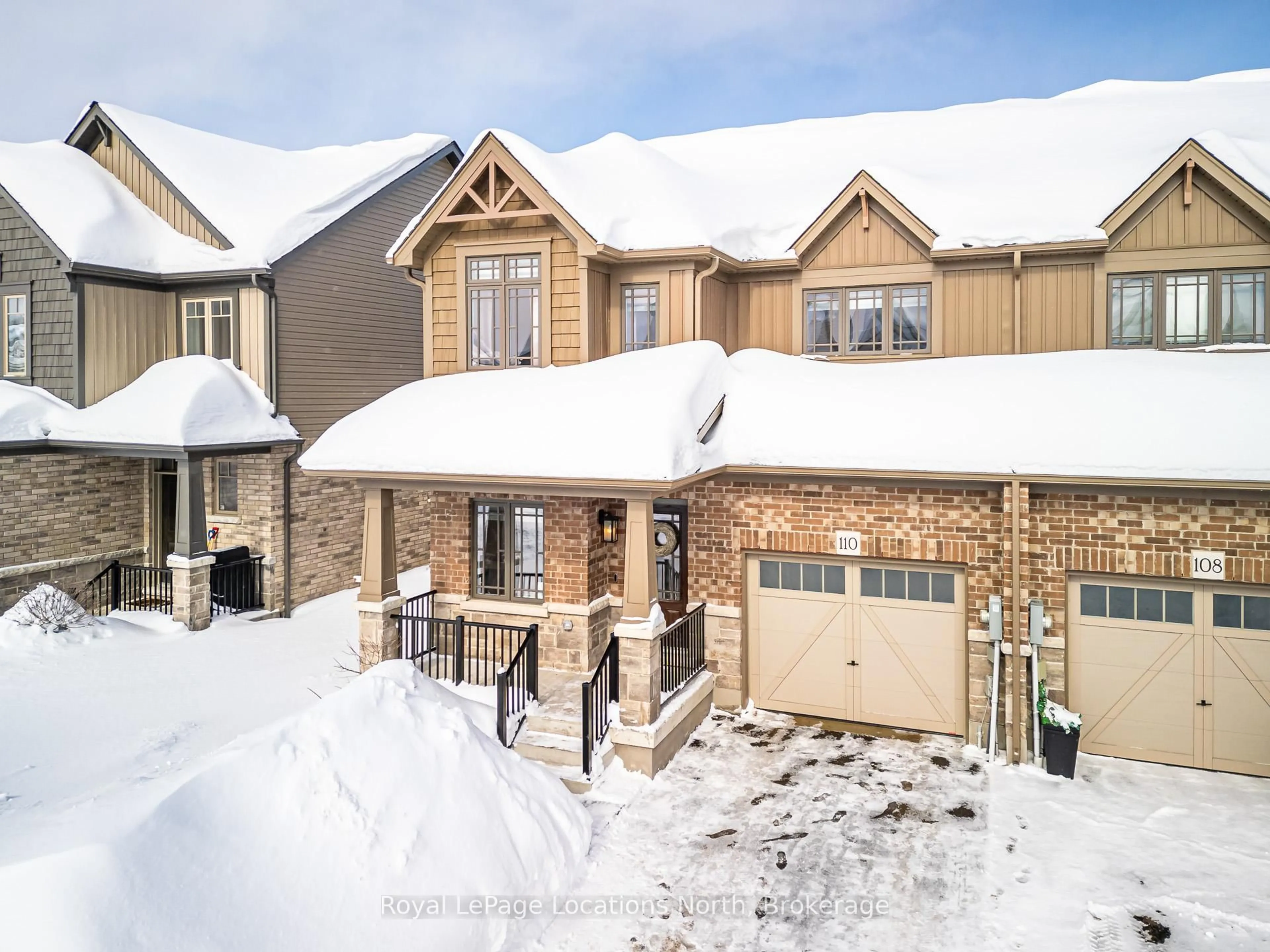 A pic from outside/outdoor area/front of a property/back of a property/a pic from drone, street for 110 Archer Ave, Collingwood Ontario L9Y 3B7