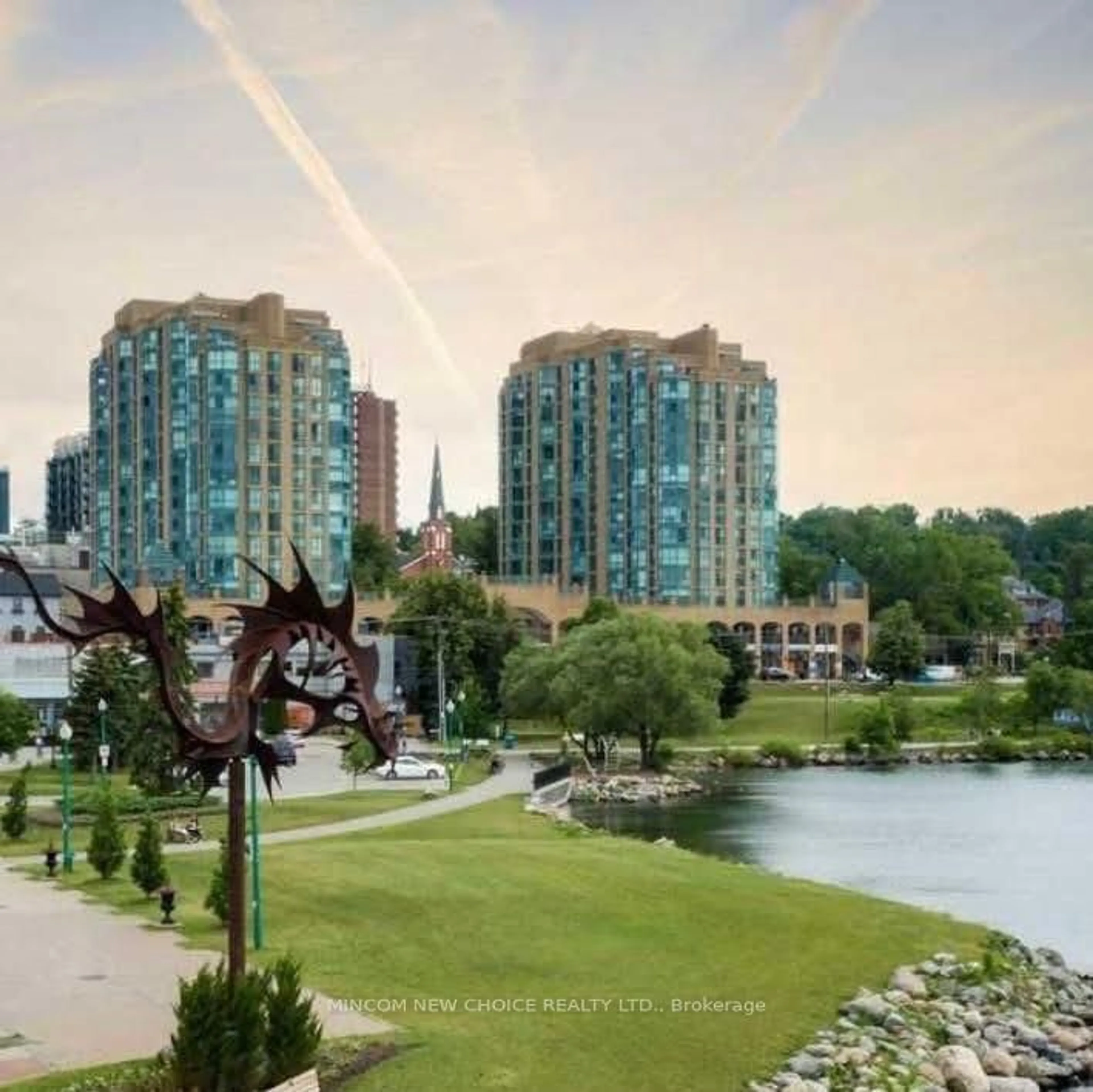 A pic from outside/outdoor area/front of a property/back of a property/a pic from drone, water/lake/river/ocean view for 140 Dunlop St #511, Barrie Ontario L4M 6H9