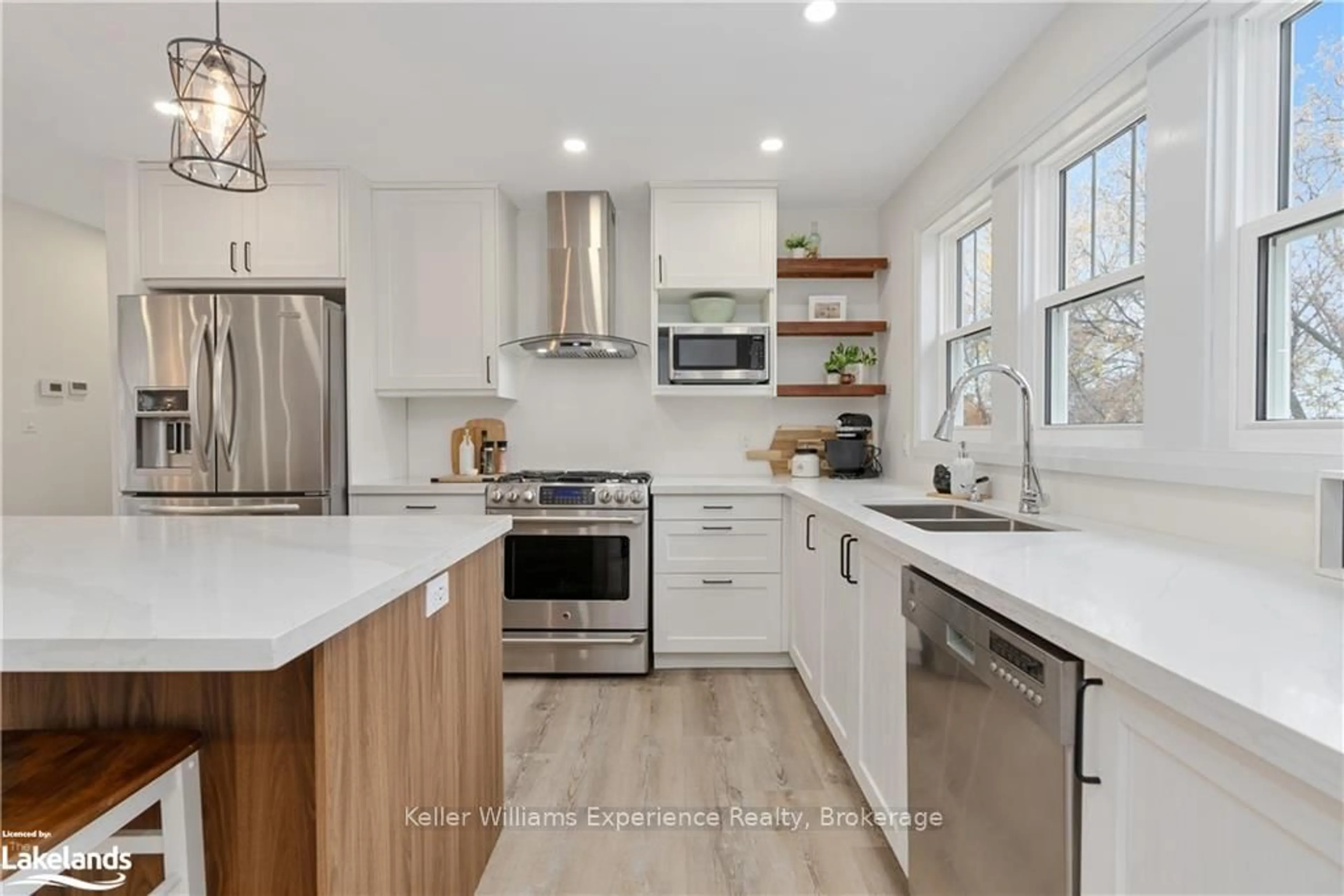 Open concept kitchen, ceramic/tile floor for 753 FIFTH Ave, Tay Ontario L0K 1R0