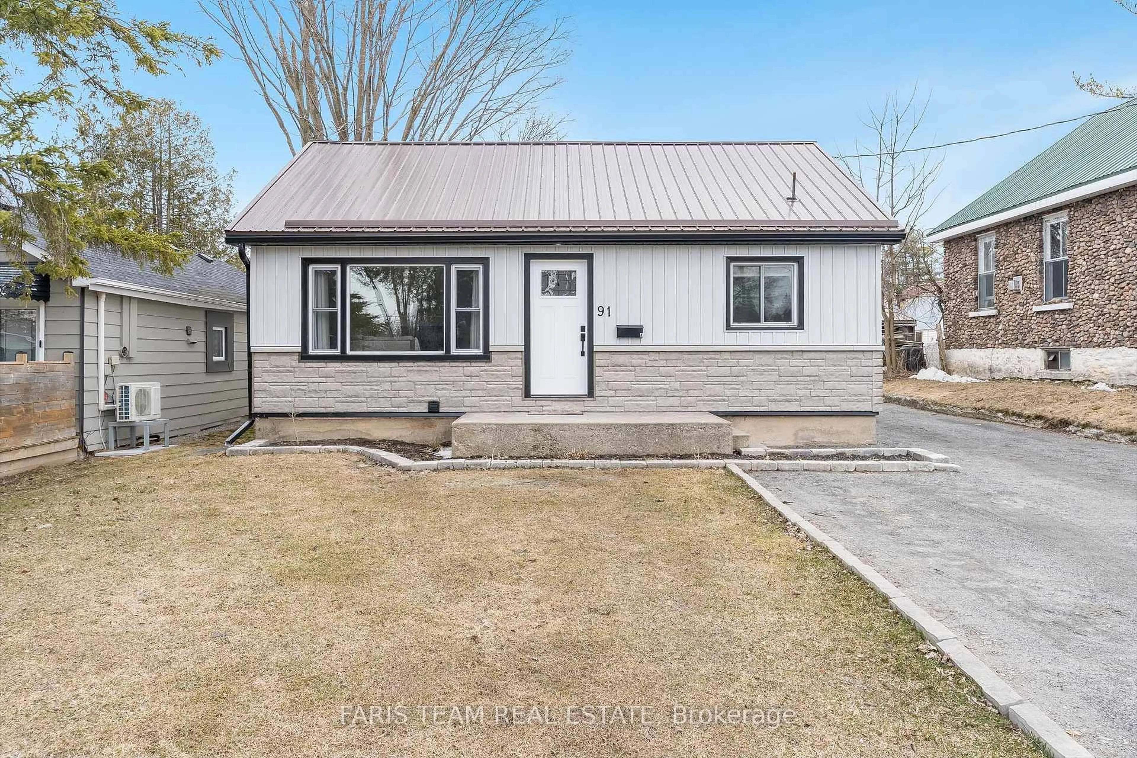 Unknown for 91 Bond St, Orillia Ontario L3V 1J7