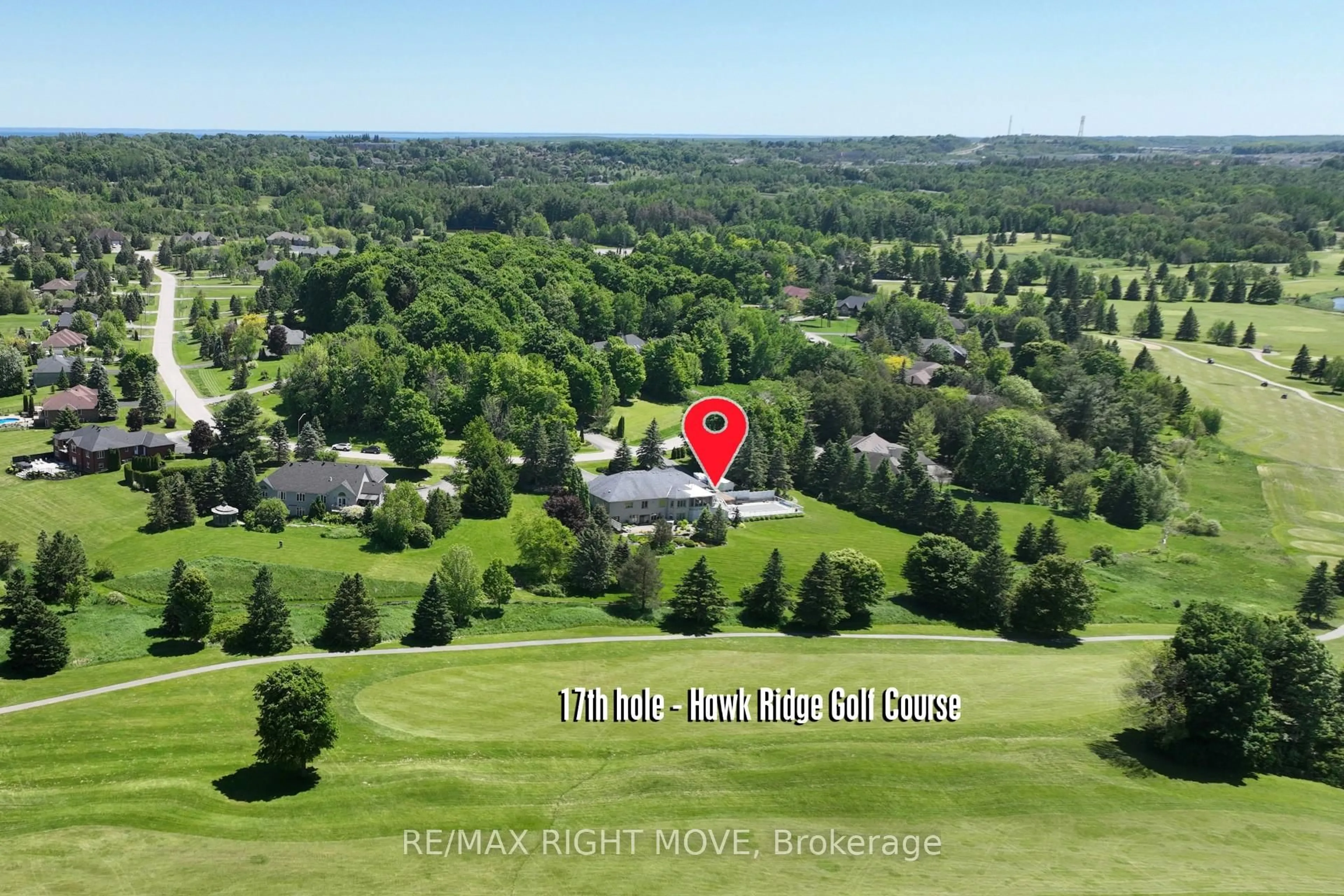 A pic from outside/outdoor area/front of a property/back of a property/a pic from drone, unknown for 1263 Hawk Ridge Cres, Severn Ontario L3V 0Y6