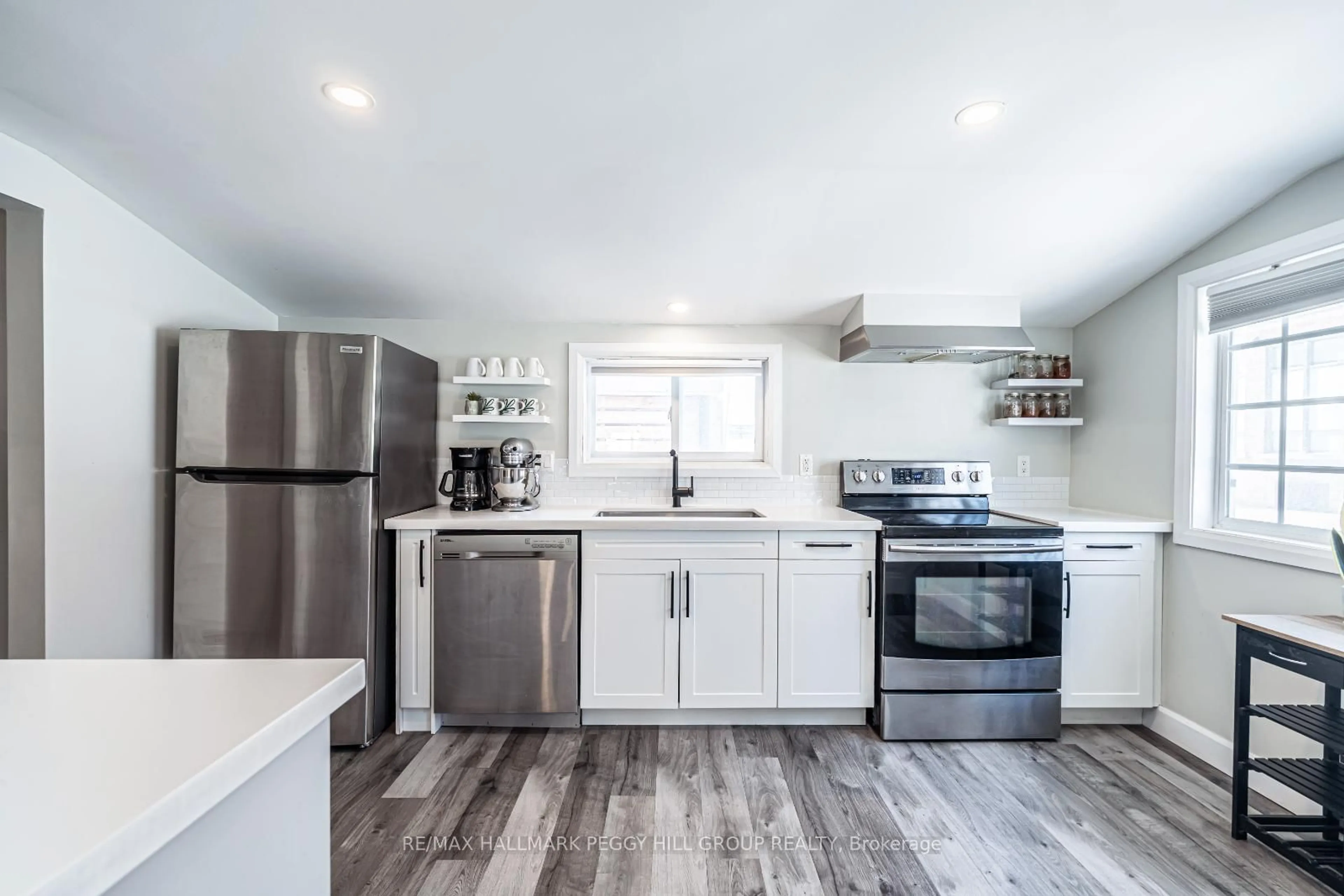 Open concept kitchen, unknown for 87 Victoria St, Orillia Ontario L3V 2V9