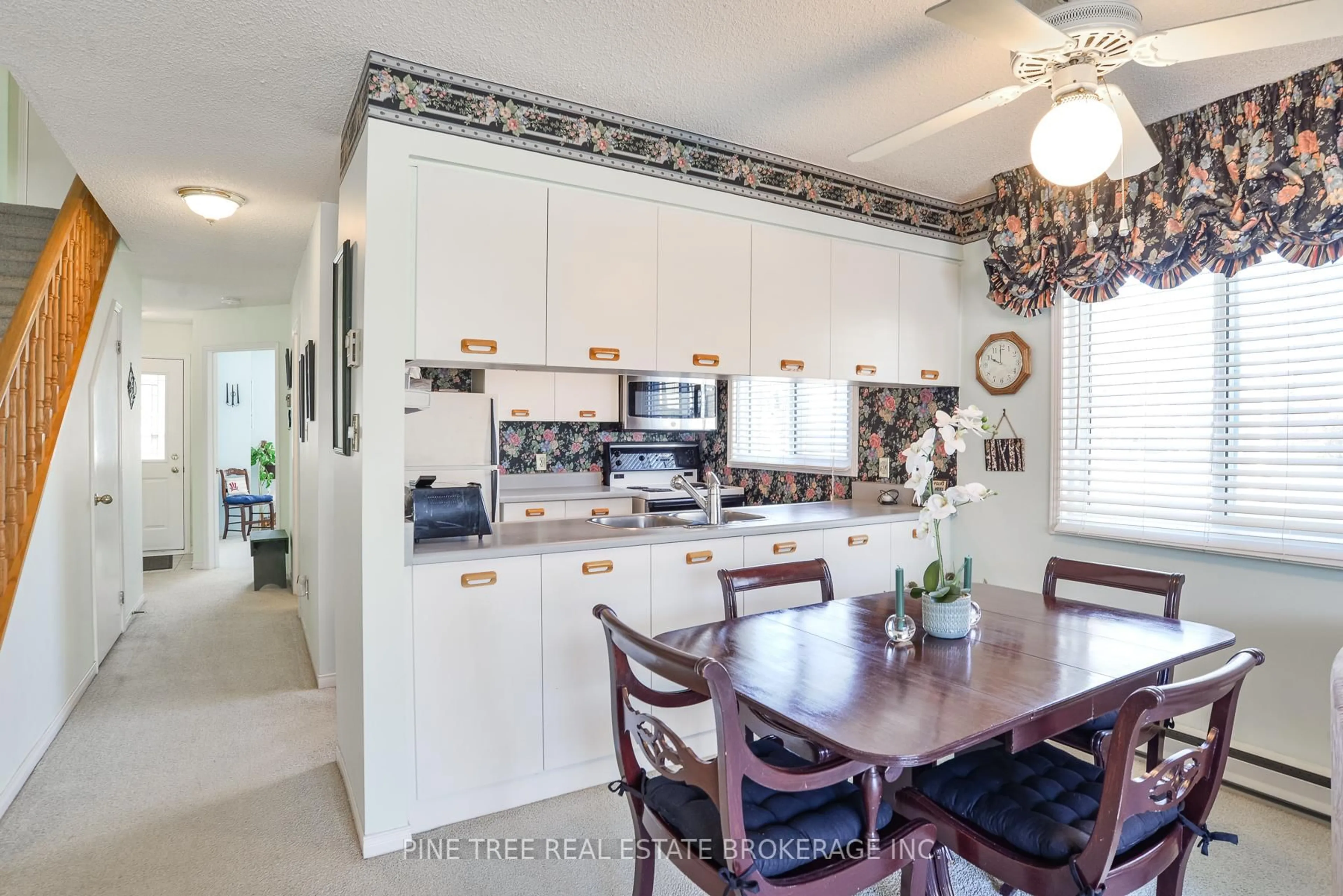 Open concept kitchen, ceramic/tile floor for 31 Laguna Pkwy #1, Ramara Ontario L0K 1B0