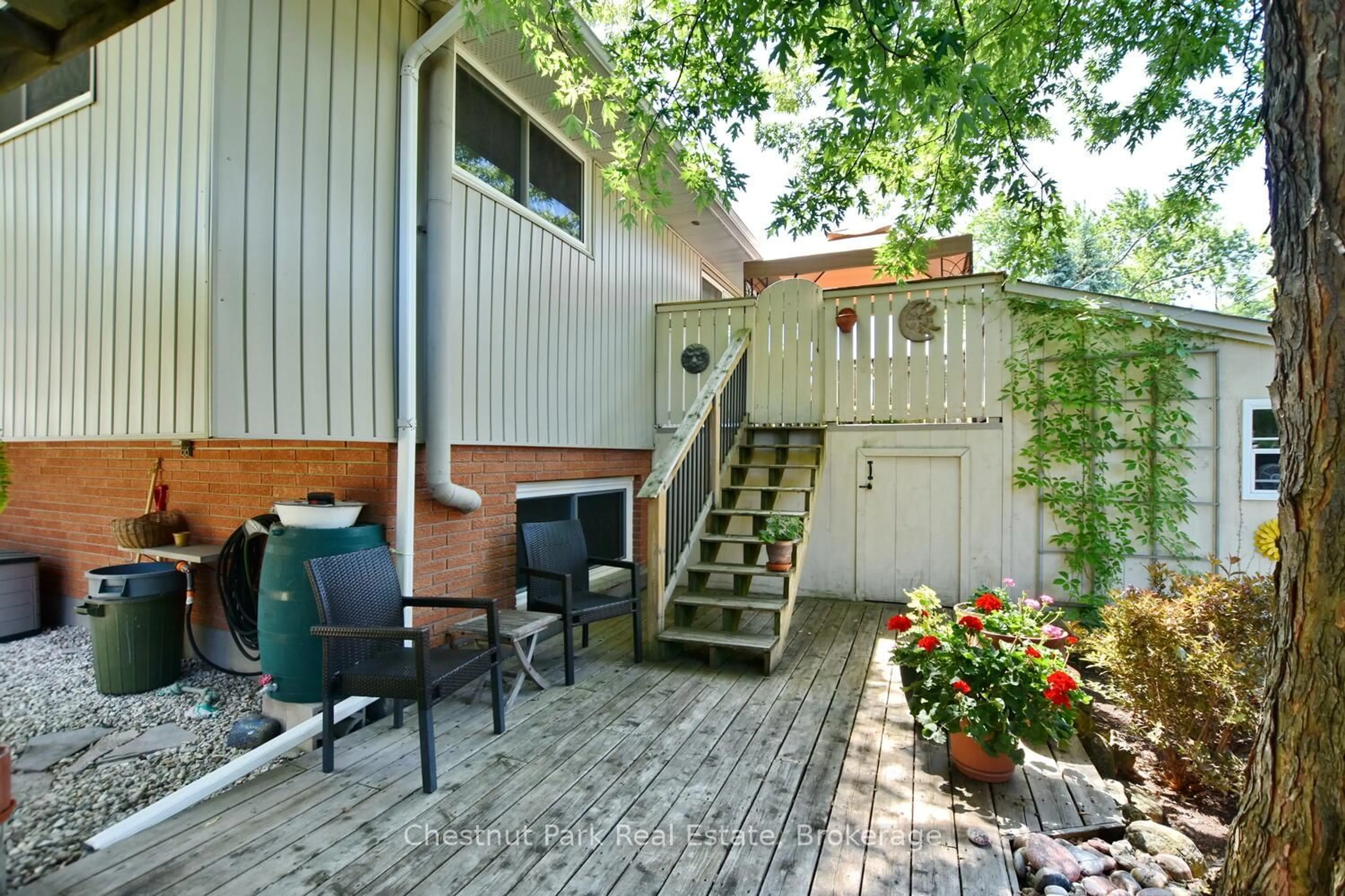 Patio, street for 24 Ferguson Rd, Collingwood Ontario L9Y 3A1