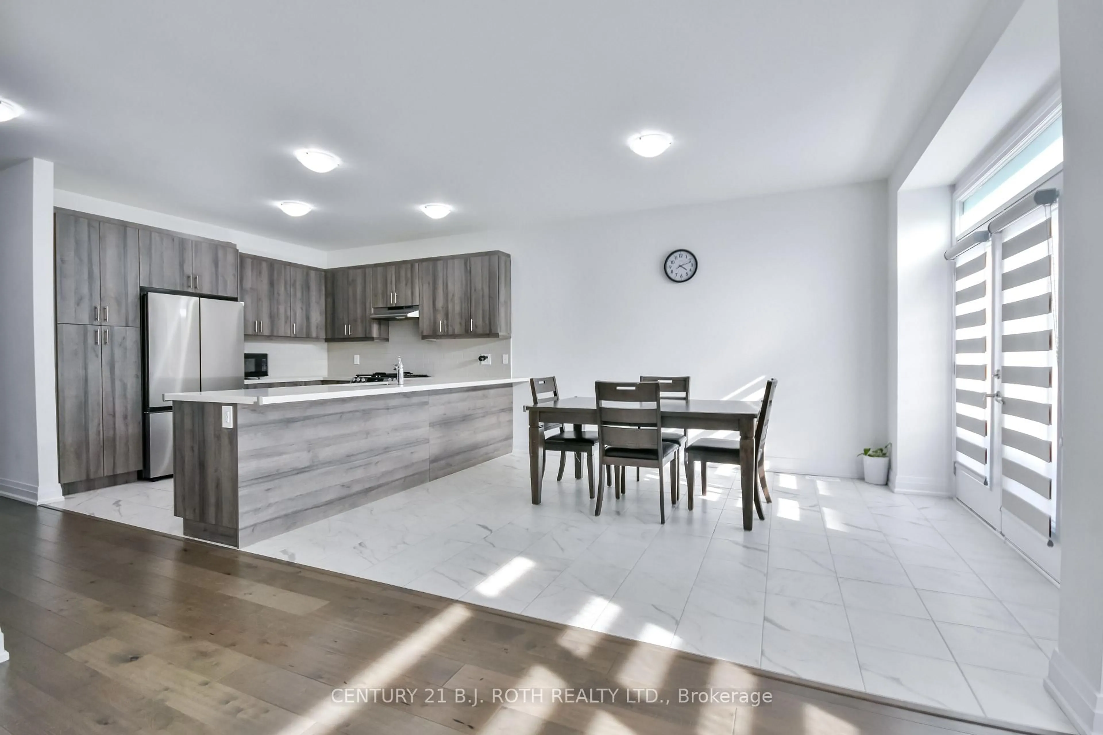 Open concept kitchen, unknown for 130 Franklin Tr, Barrie Ontario L9J 0J2