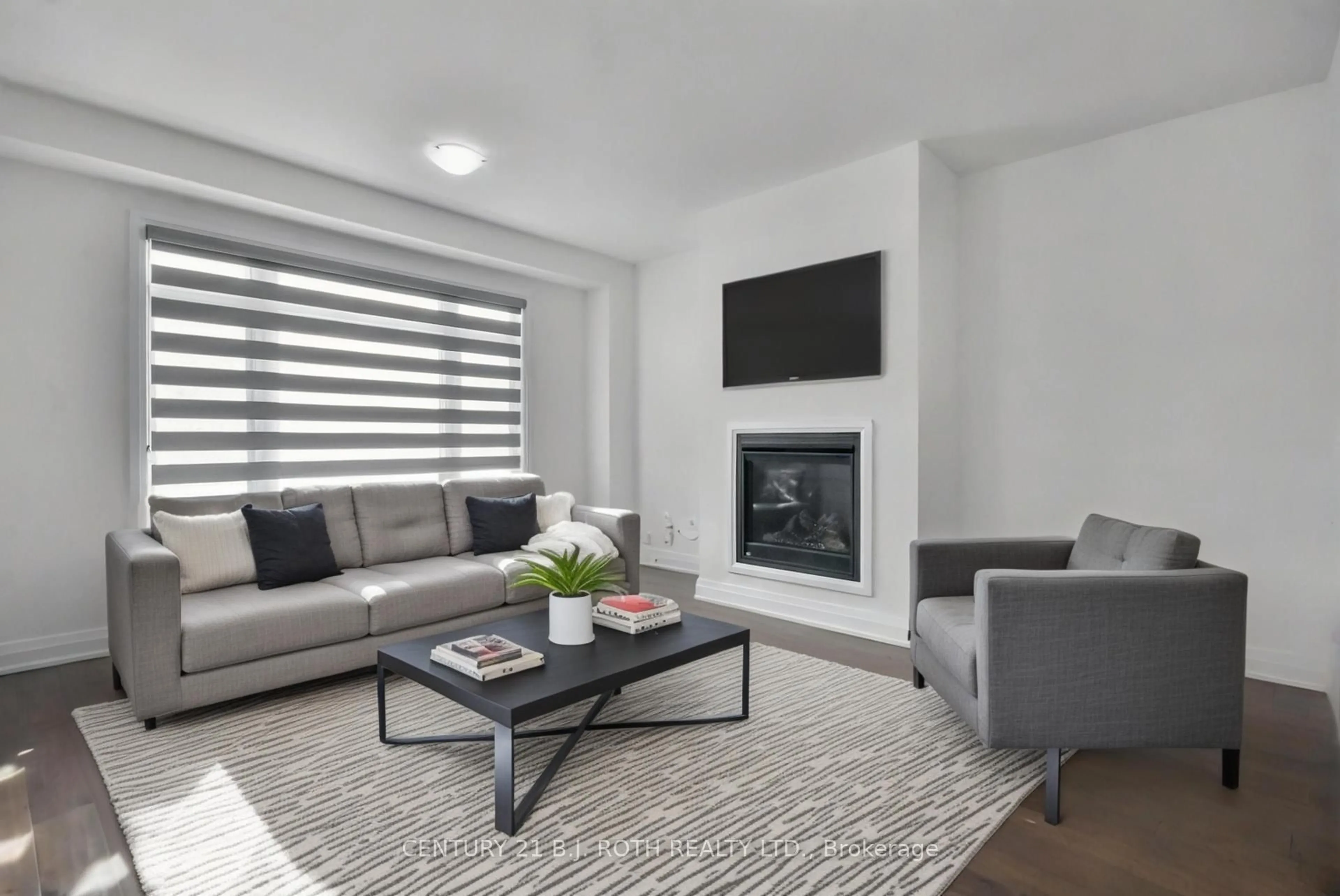 Living room with furniture, unknown for 130 Franklin Tr, Barrie Ontario L9J 0J2