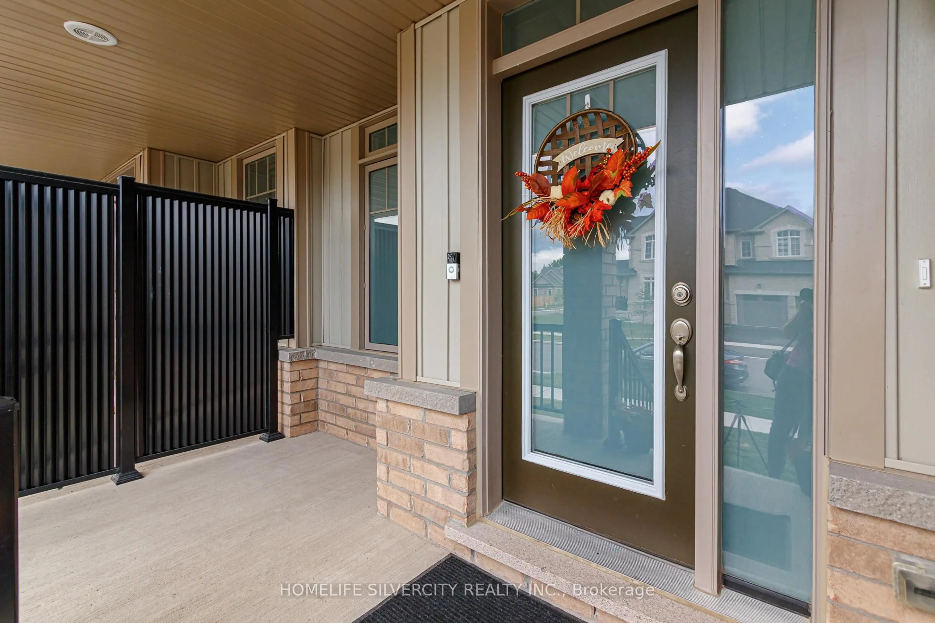 Indoor entryway for 5 kirby Ave, Collingwood Ontario L9Y 3W8