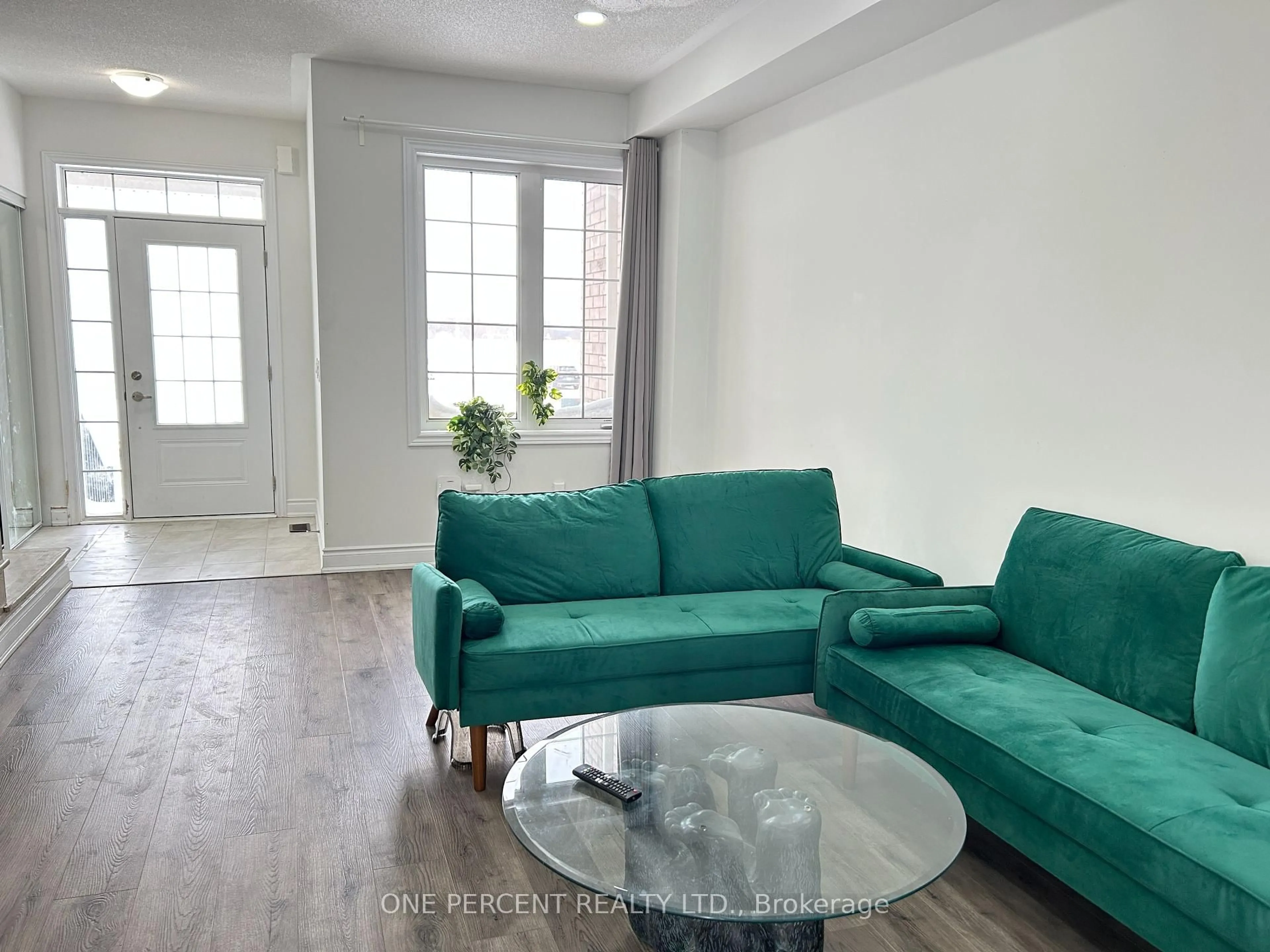 Living room with furniture, unknown for 55 Union Blvd, Wasaga Beach Ontario L9Z 0N5