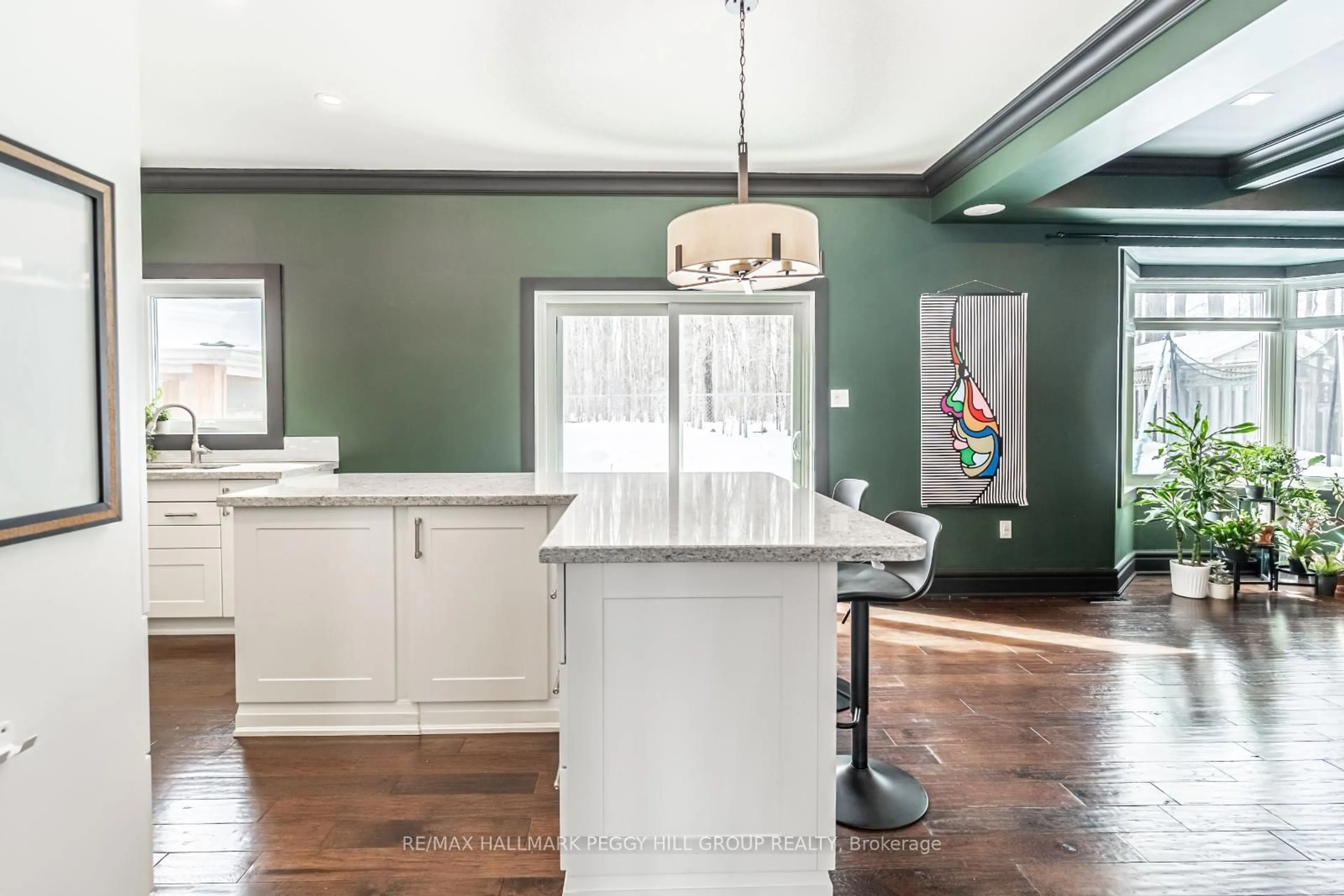 Open concept kitchen, ceramic/tile floor for 8 Thrushwood Dr, Barrie Ontario L4N 0Z1