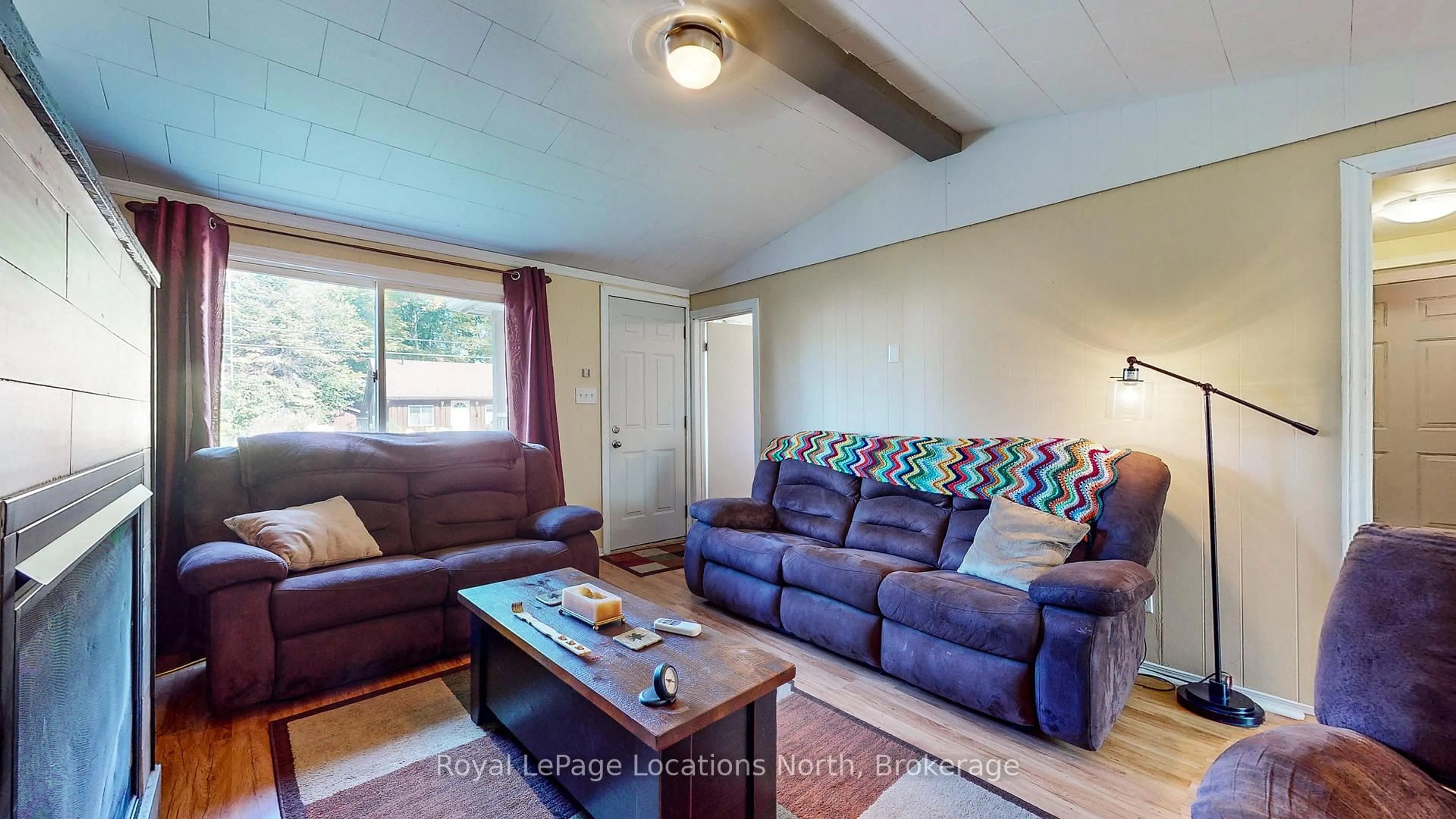 Living room with furniture, unknown for 39 Northgate Rd, Wasaga Beach Ontario L9Z 2N7