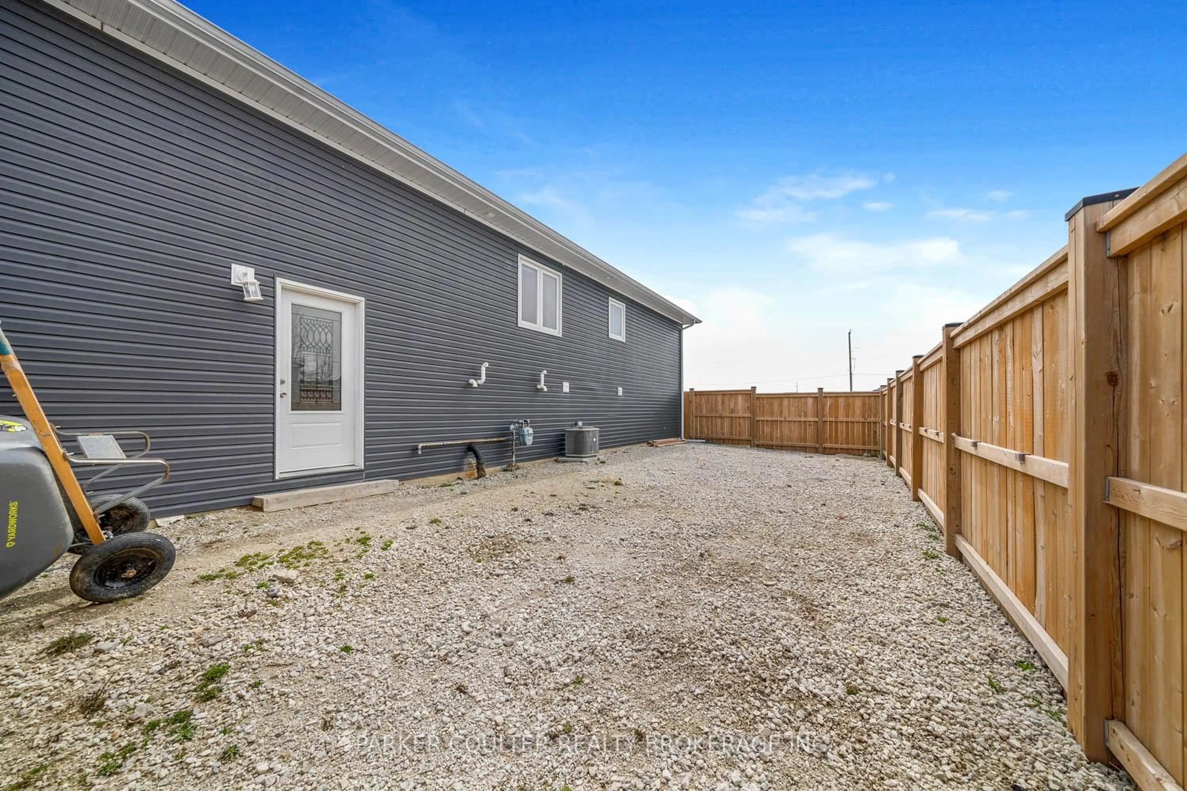 Patio, street for 7499 County Road 91 Rd, Clearview Ontario L0M 1S0
