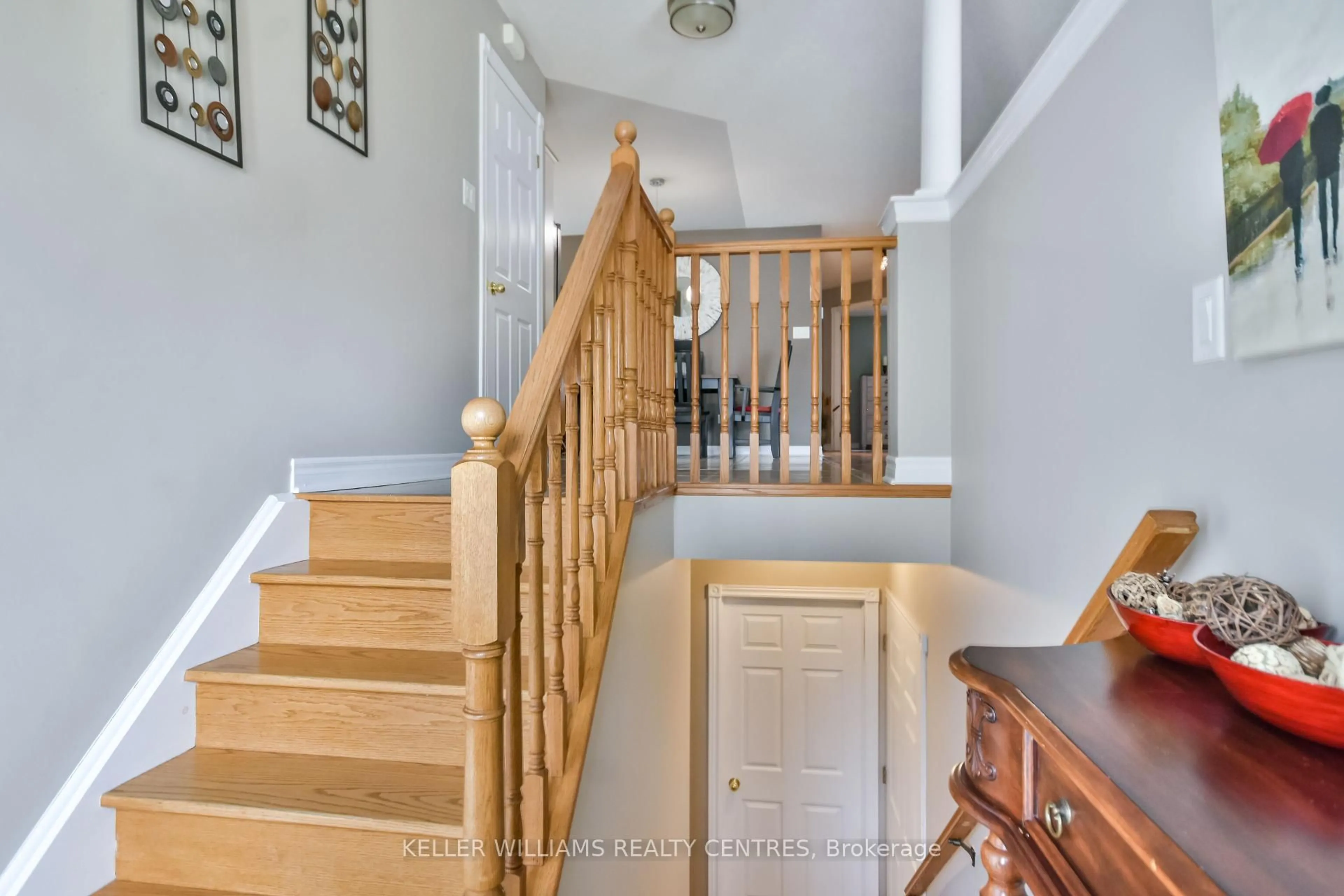 Stairs for 218 Lamont Crt, Clearview Ontario L0M 1S0