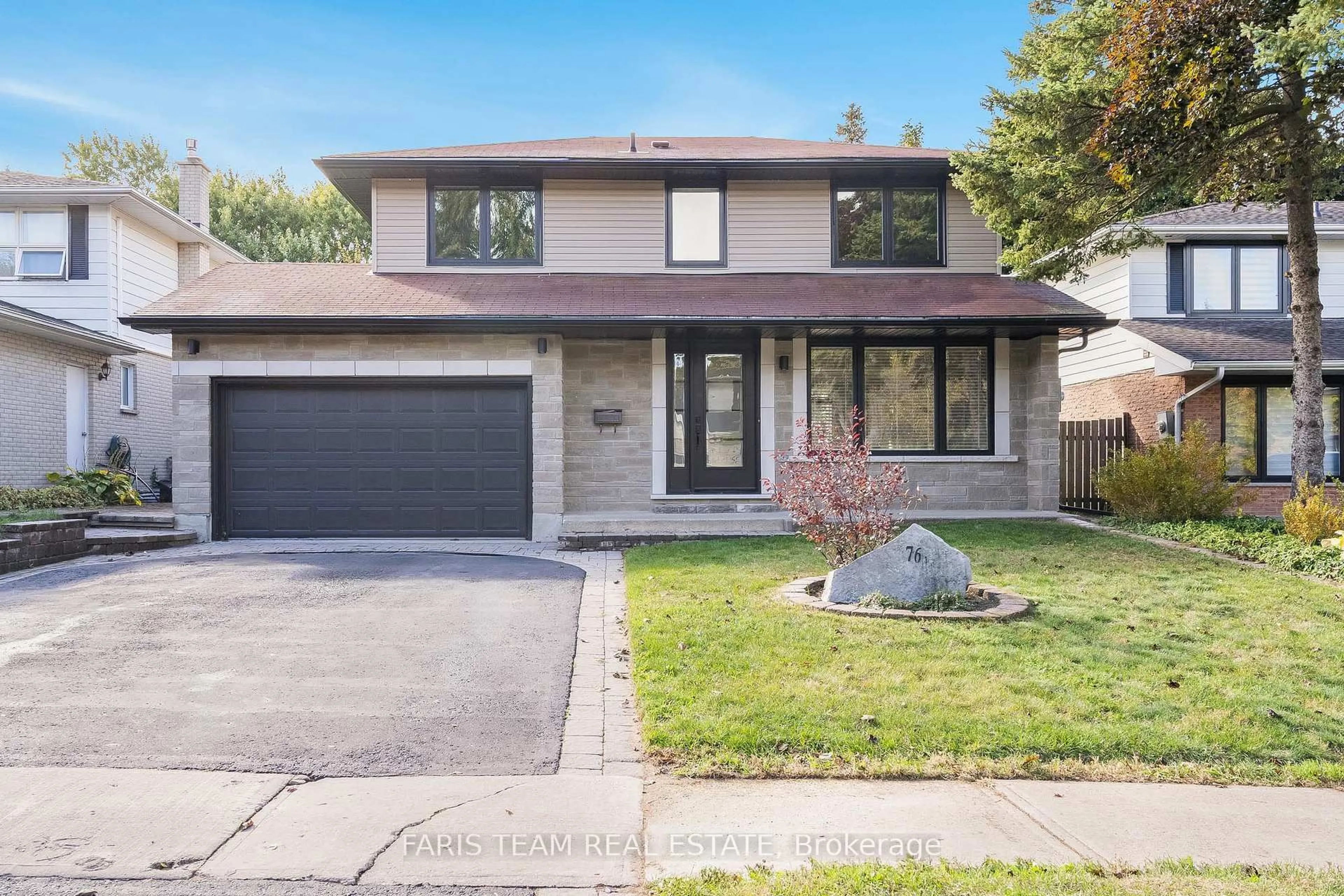 Home with brick exterior material, street for 76 Marshall St, Barrie Ontario L4N 3S8