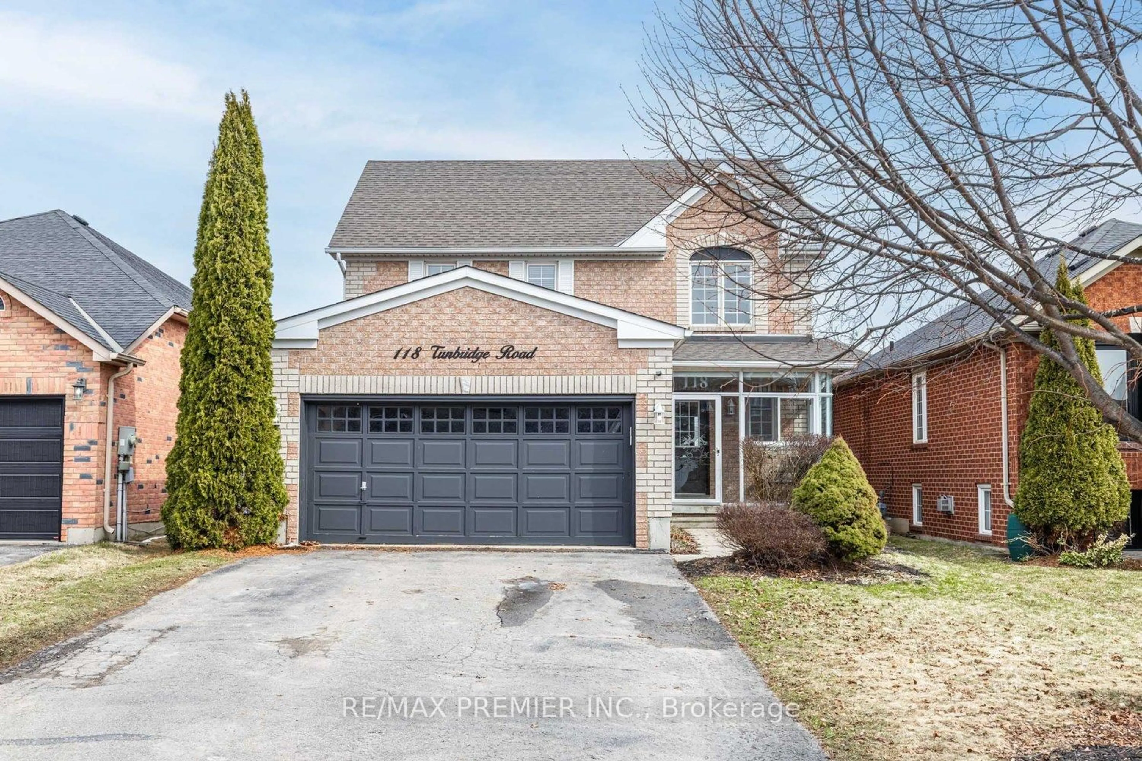Home with brick exterior material, street for 118 Tunbridge Rd, Barrie Ontario L4M 6T1