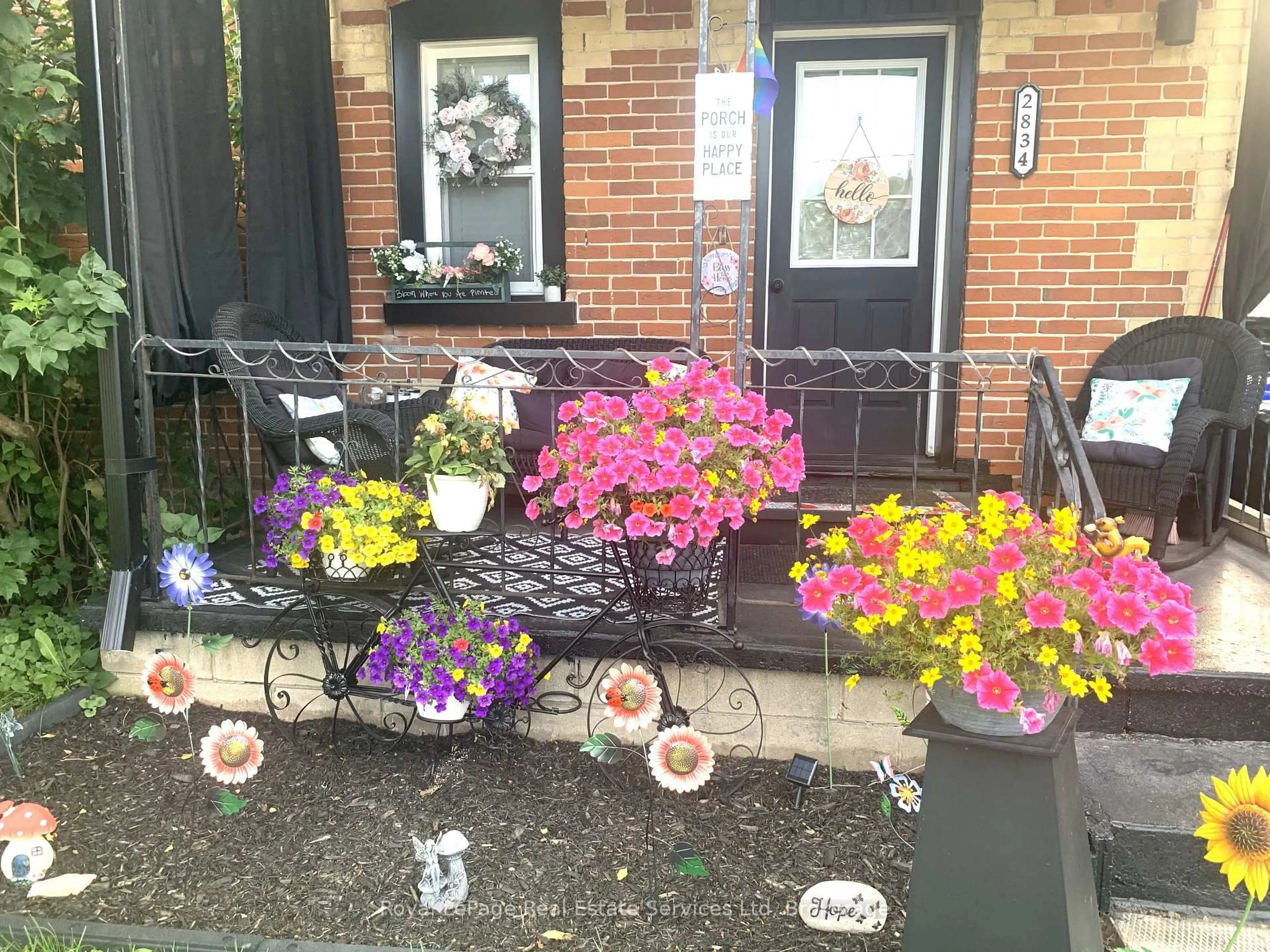 Patio, street for 2834 County Road 124 Rd, Clearview Ontario L0M 1H0