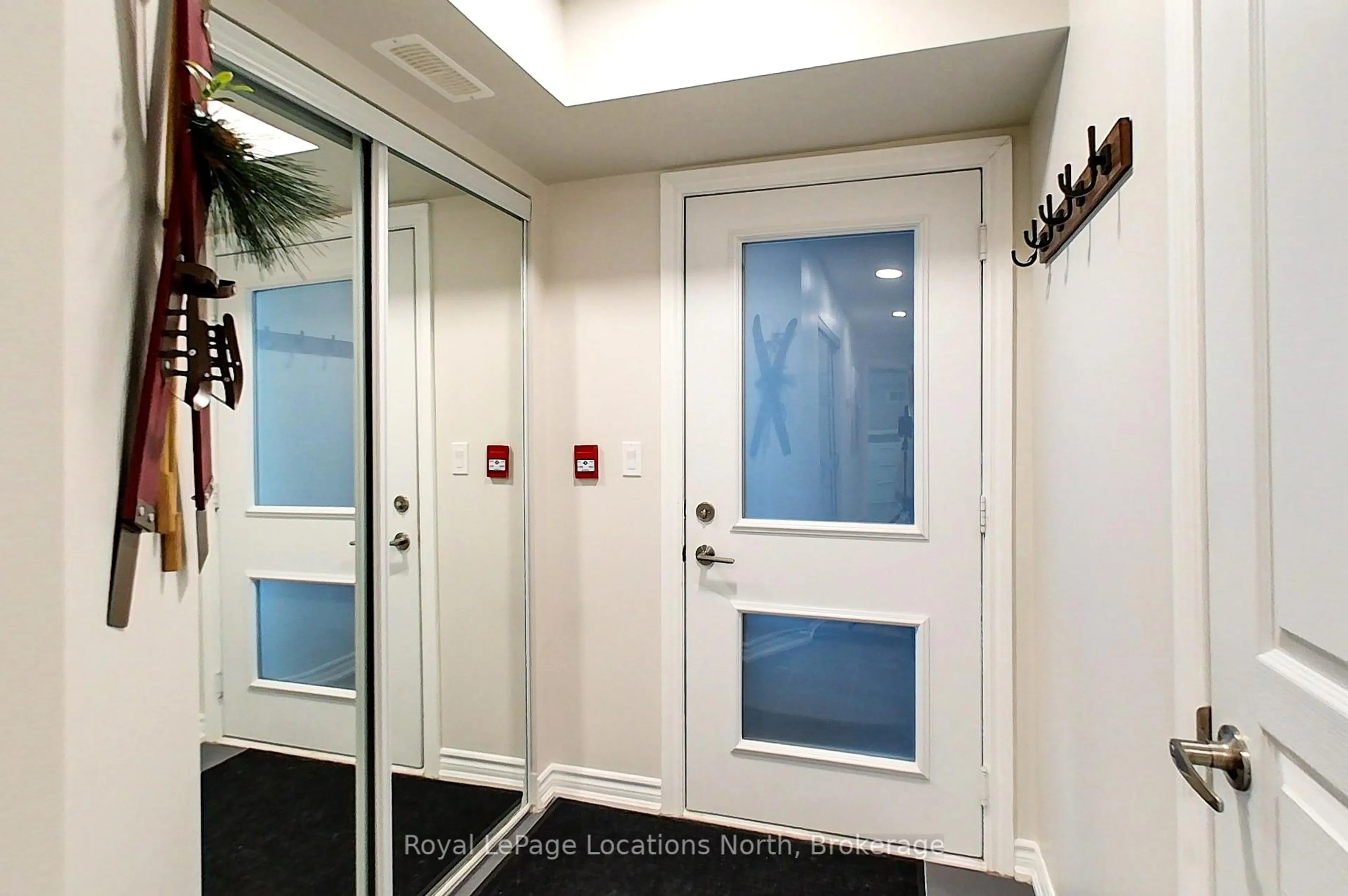 Indoor entryway for 2 Cove Crt #105, Collingwood Ontario L9Y 0Y6