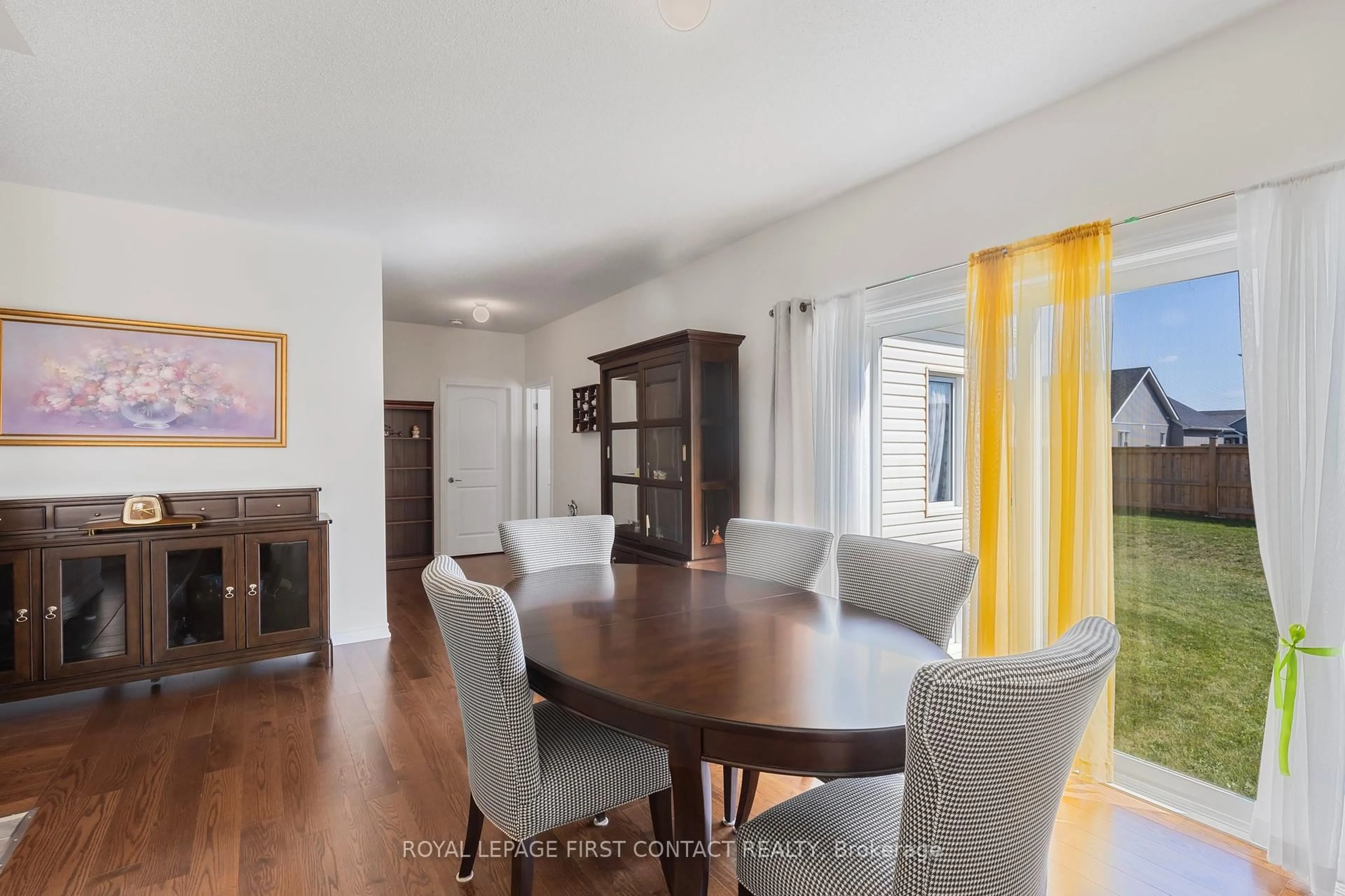 Dining room, unknown for 9 Beverly St, Springwater Ontario L0L 1P0