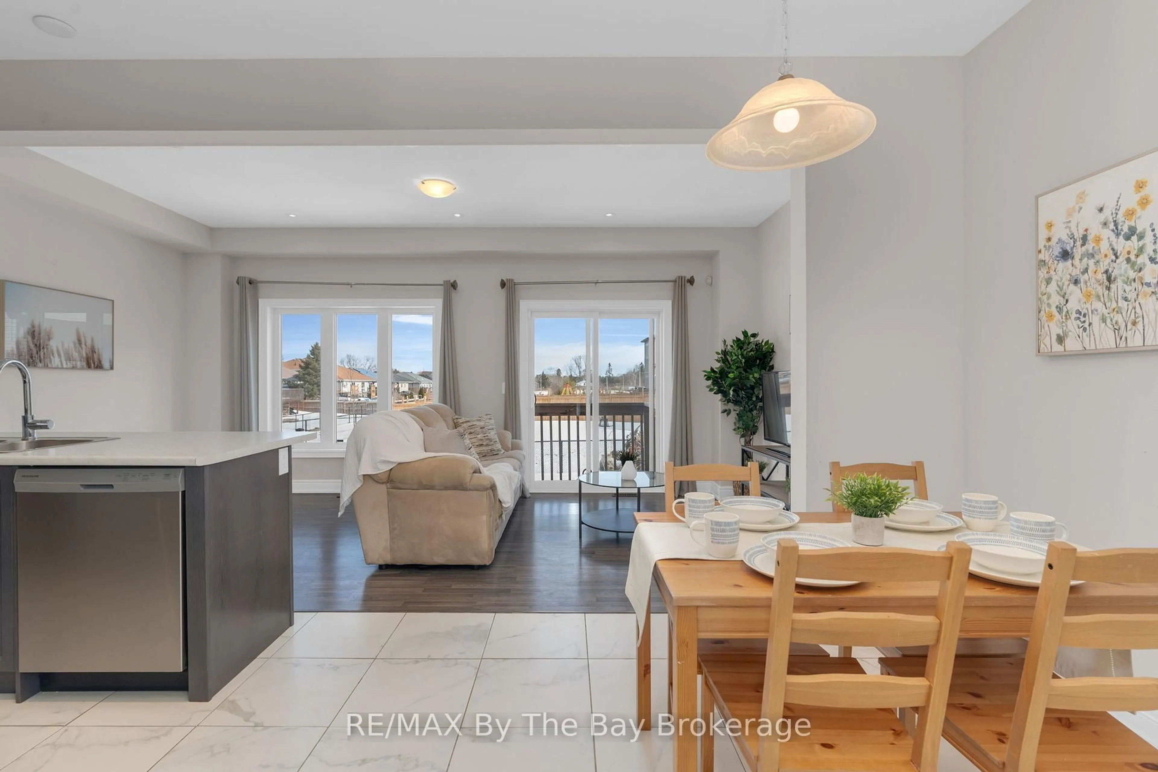 Open concept kitchen, unknown for 246 Atkinson St, Clearview Ontario L0M 1S0
