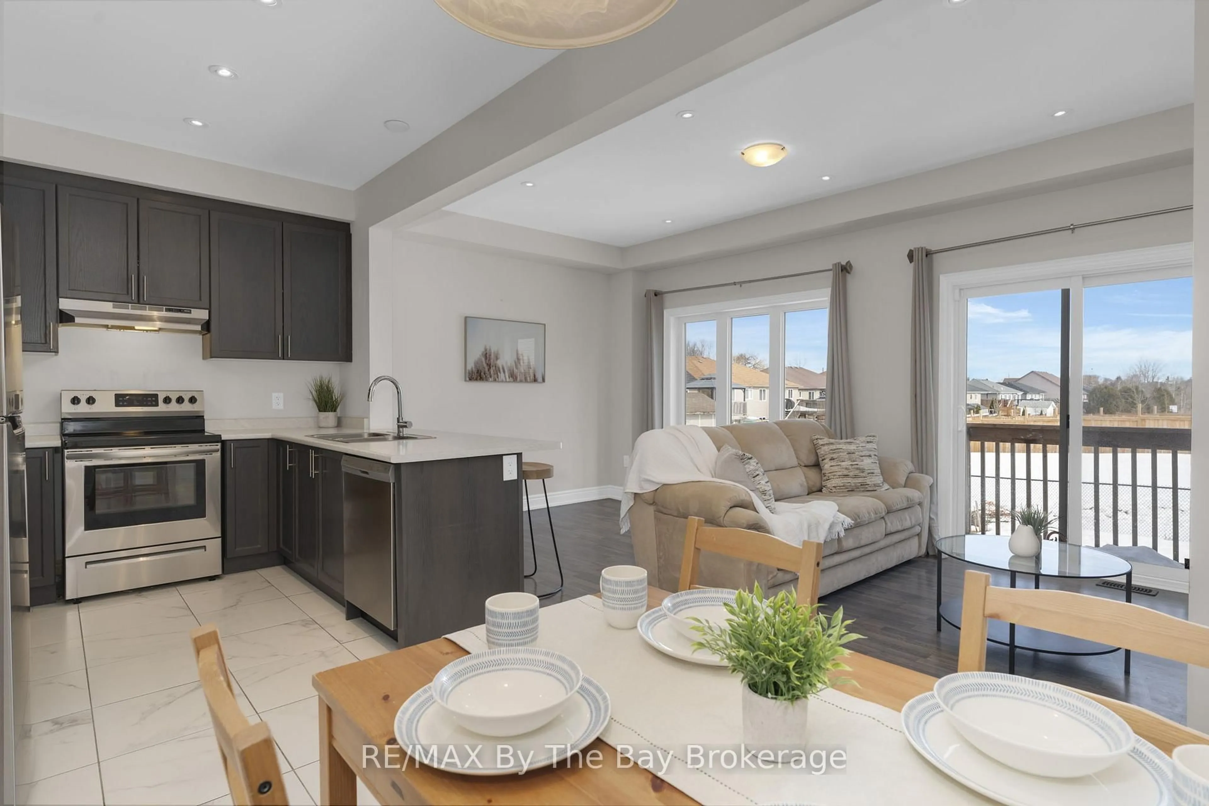 Open concept kitchen, unknown for 246 Atkinson St, Clearview Ontario L0M 1S0