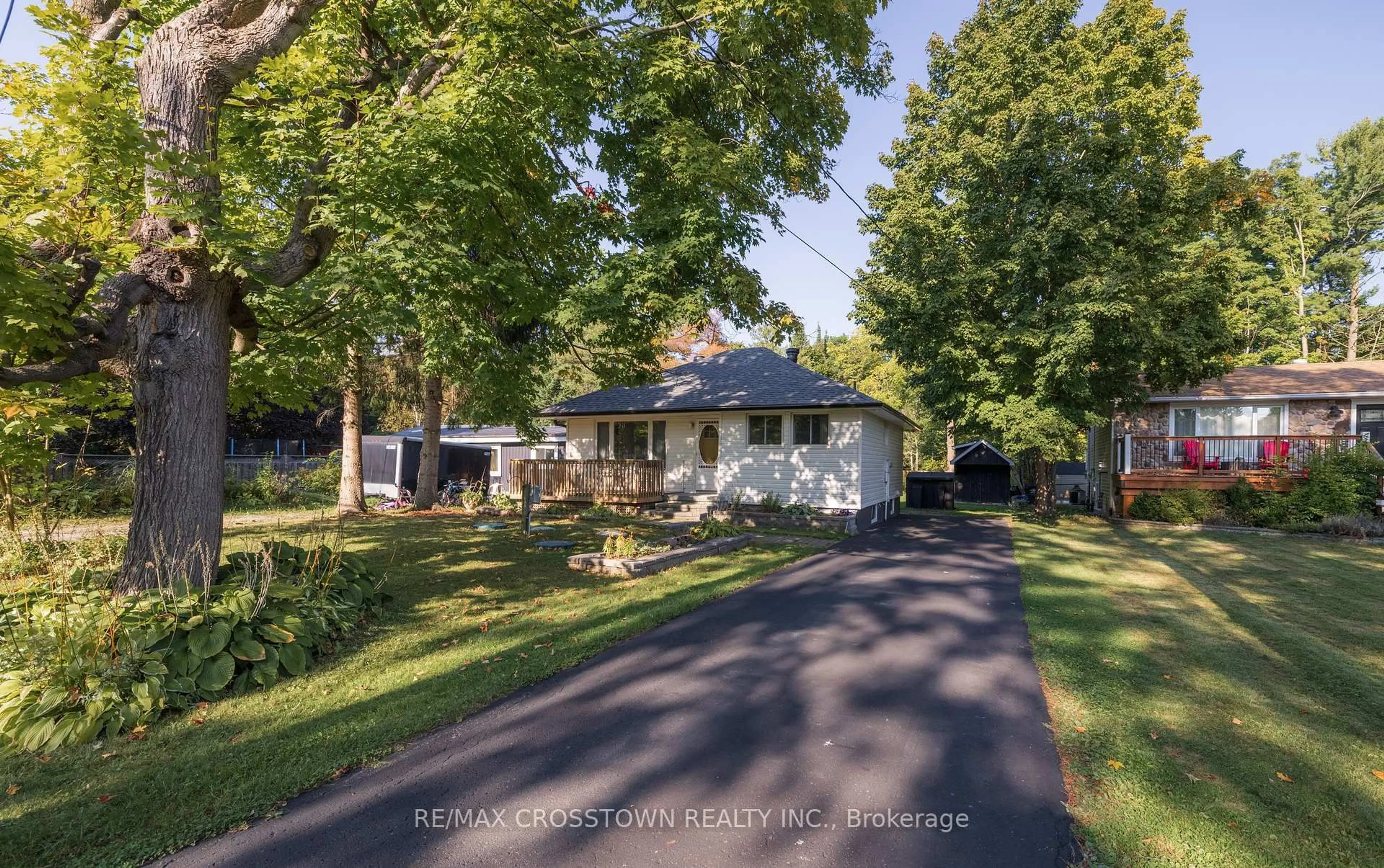 A pic from outside/outdoor area/front of a property/back of a property/a pic from drone, street for 47 Lakeshore Rd, Oro-Medonte Ontario L0L 2E0
