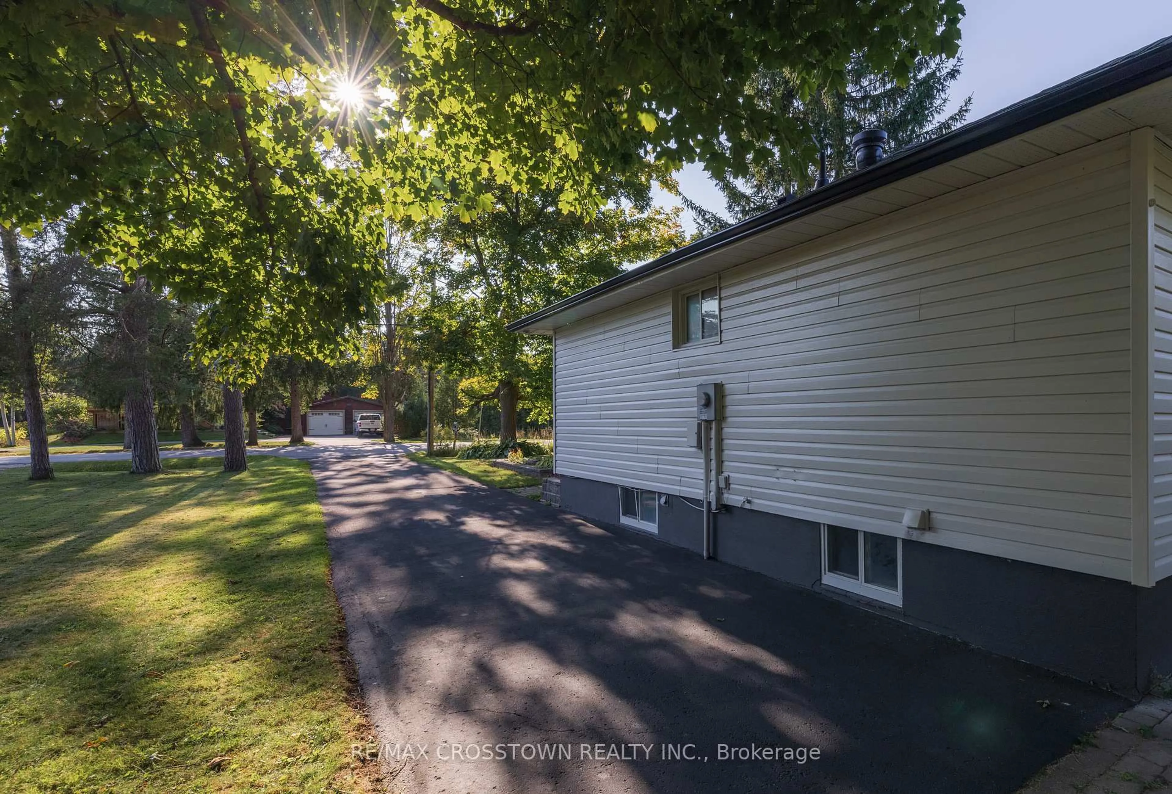 A pic from outside/outdoor area/front of a property/back of a property/a pic from drone, street for 47 Lakeshore Rd, Oro-Medonte Ontario L0L 2E0