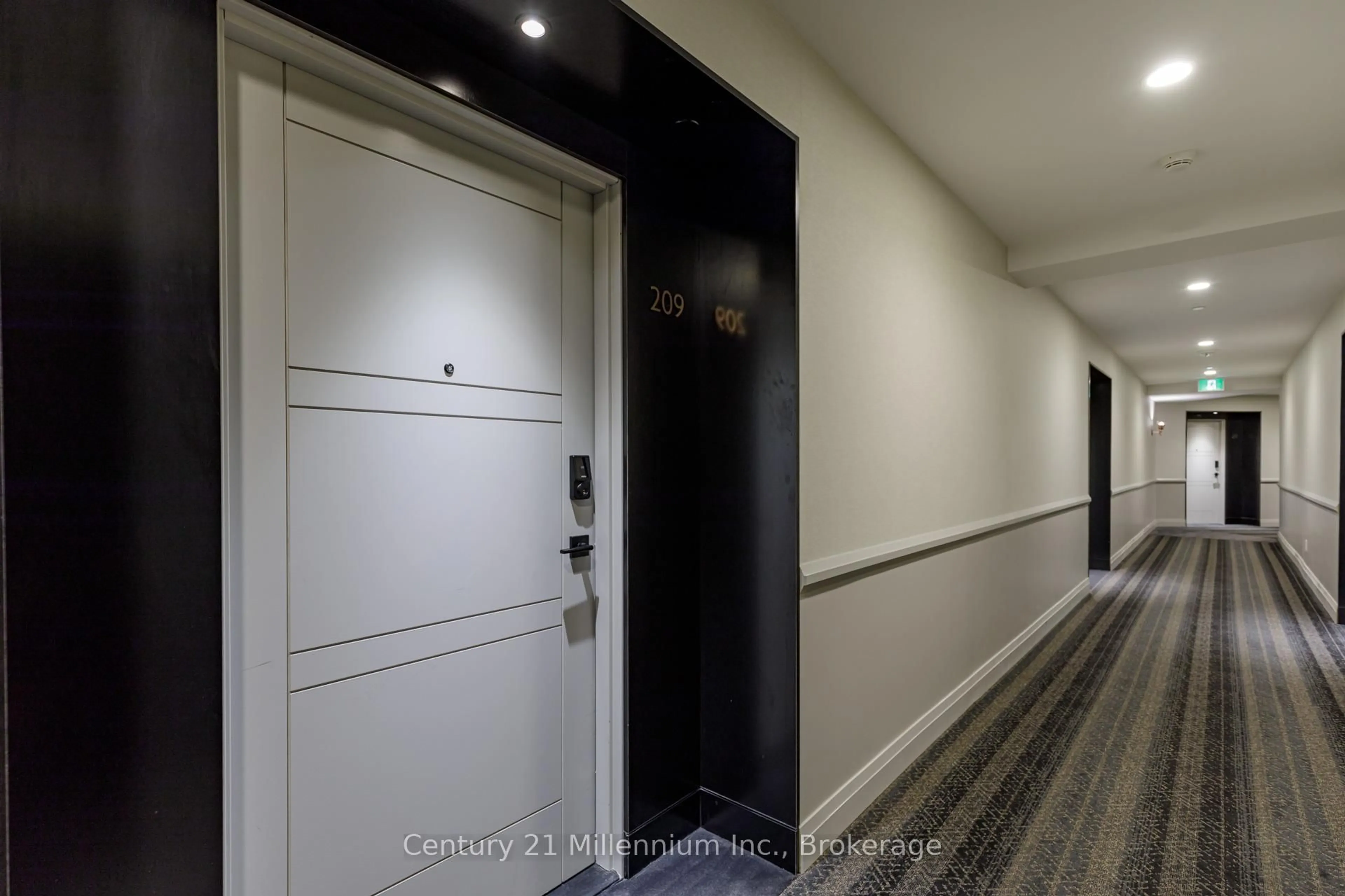 Indoor foyer for 1 Hume St #209, Collingwood Ontario L9Y 0X3