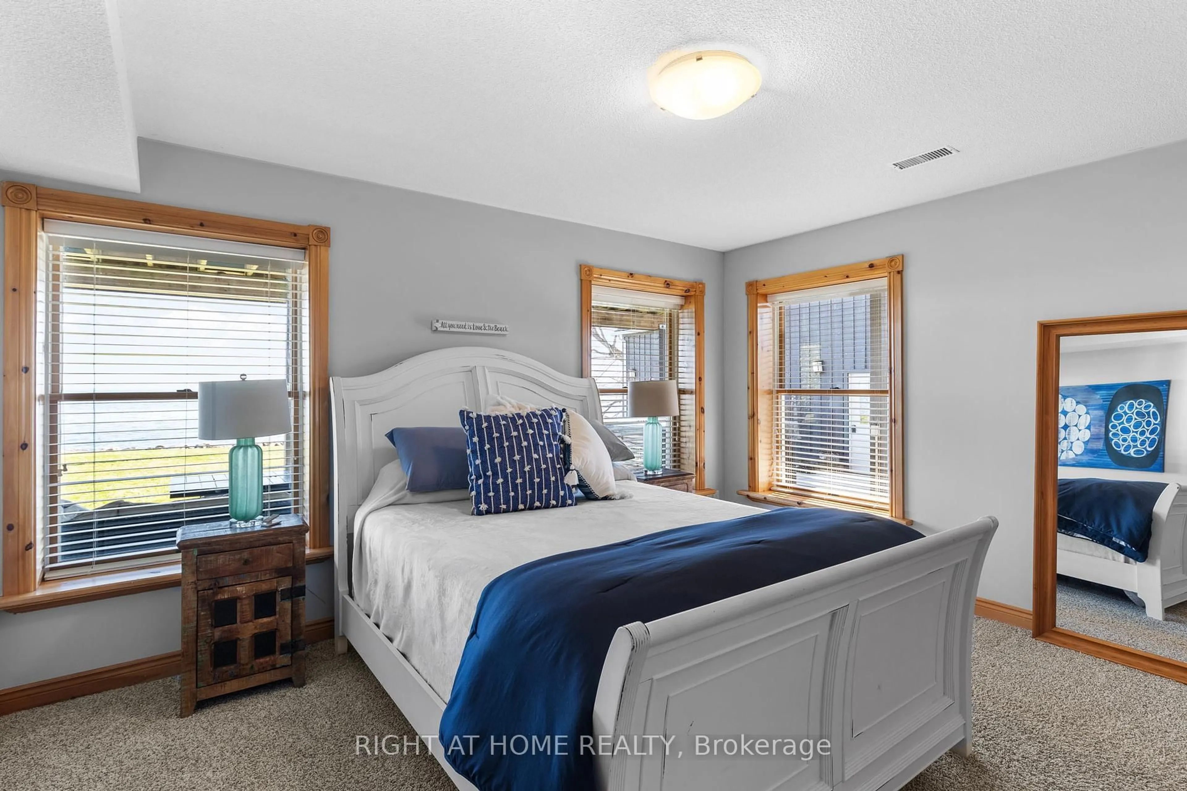 Bedroom with bed, unknown for 21 Lakeshore Rd, Oro-Medonte Ontario L3V 0K2