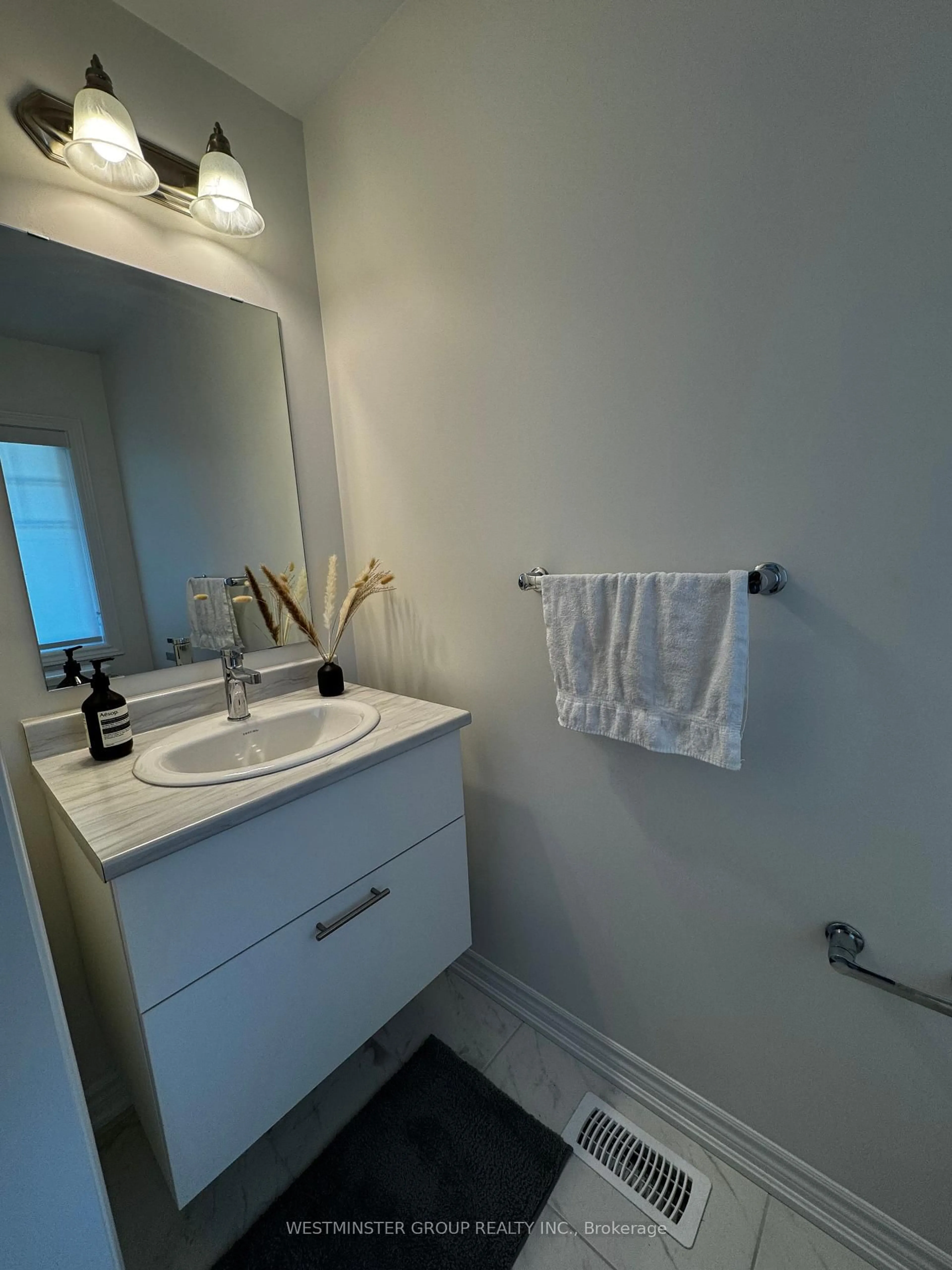 Contemporary bathroom, ceramic/tile floor for 18 Gemini Dr, Barrie Ontario L9S 2Z4