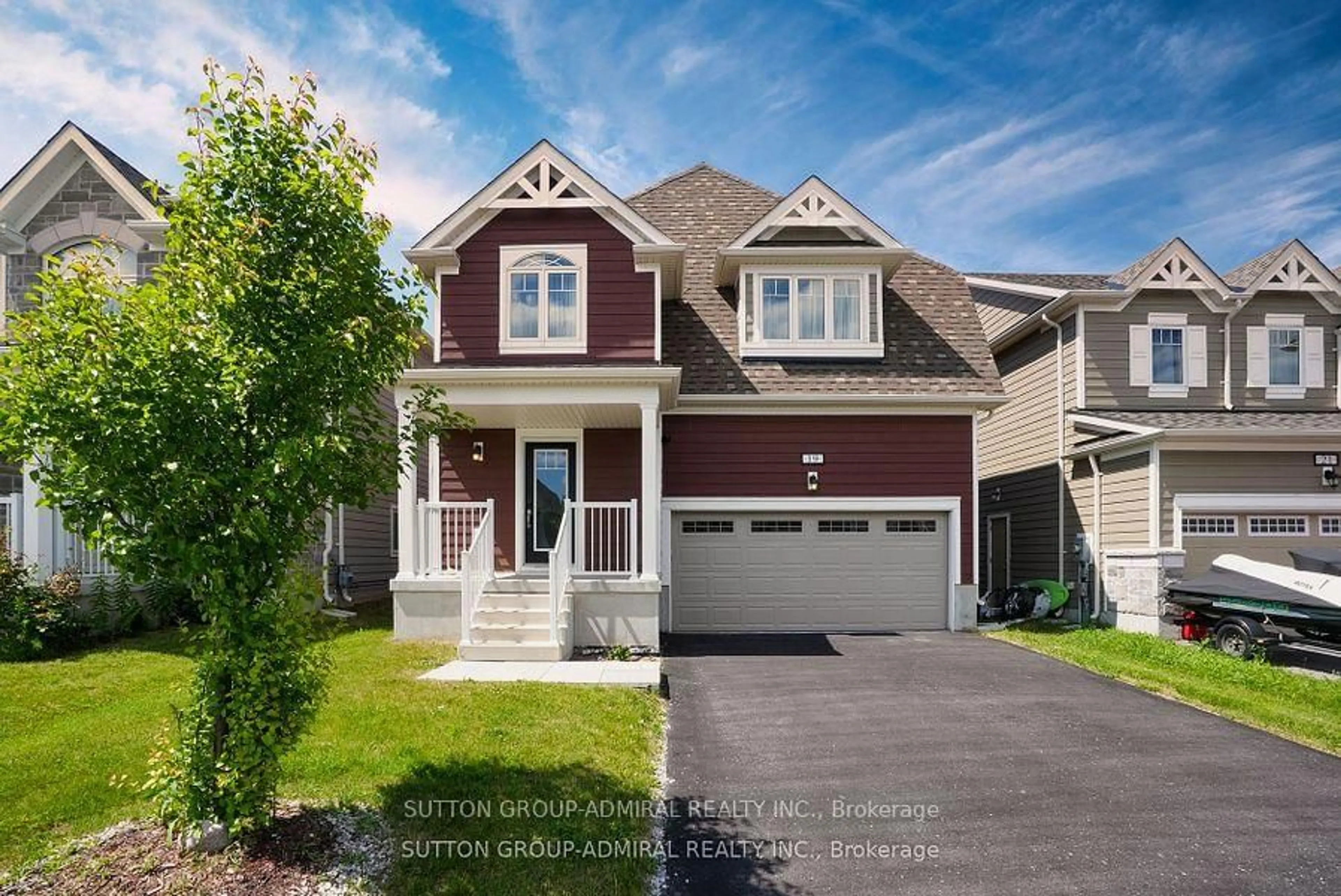 Home with vinyl exterior material, street for 19 Bobolink Dr, Wasaga Beach Ontario L9Z 0J2