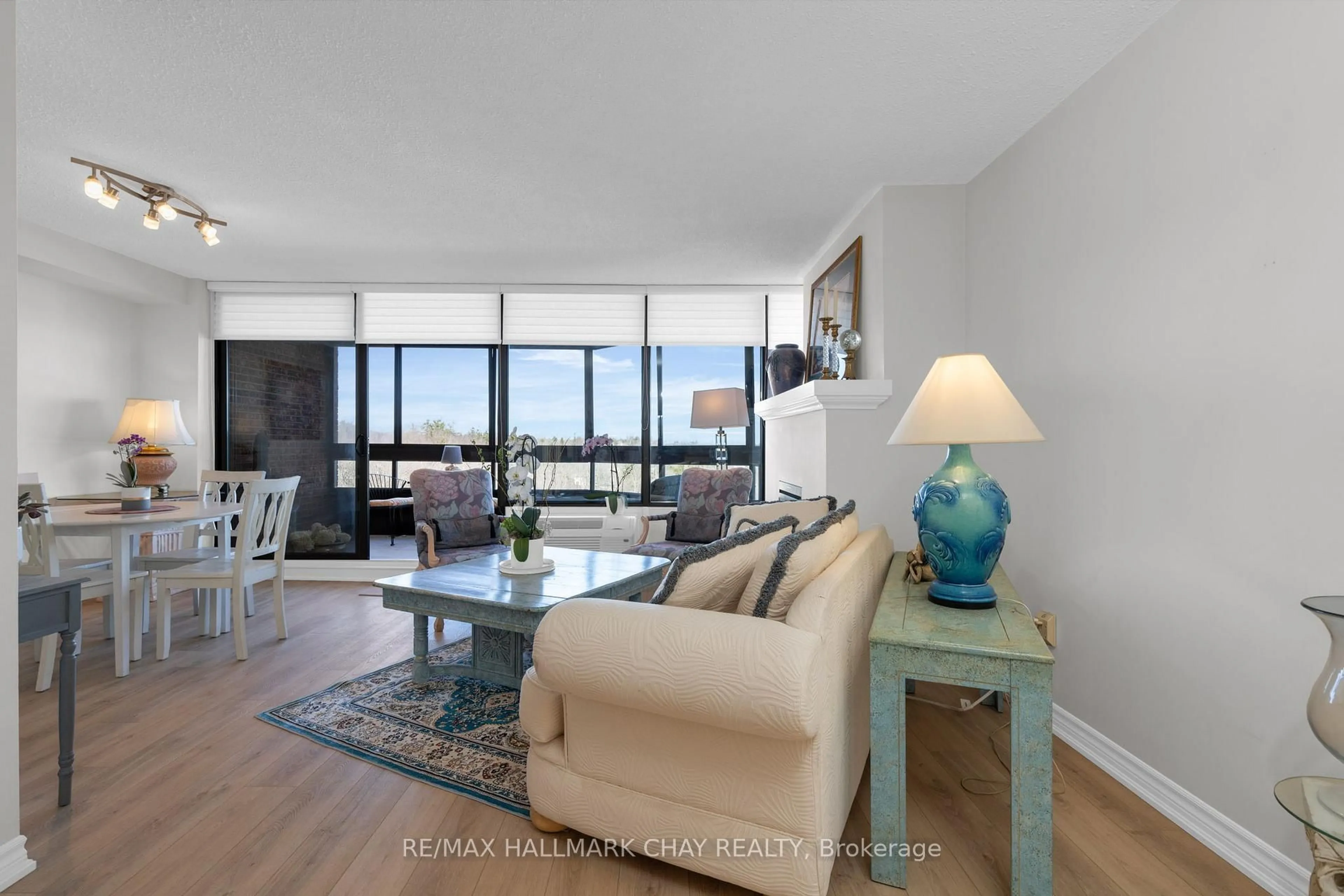 Living room with furniture, unknown for 181 Collier St #1403, Barrie Ontario L4M 5L6