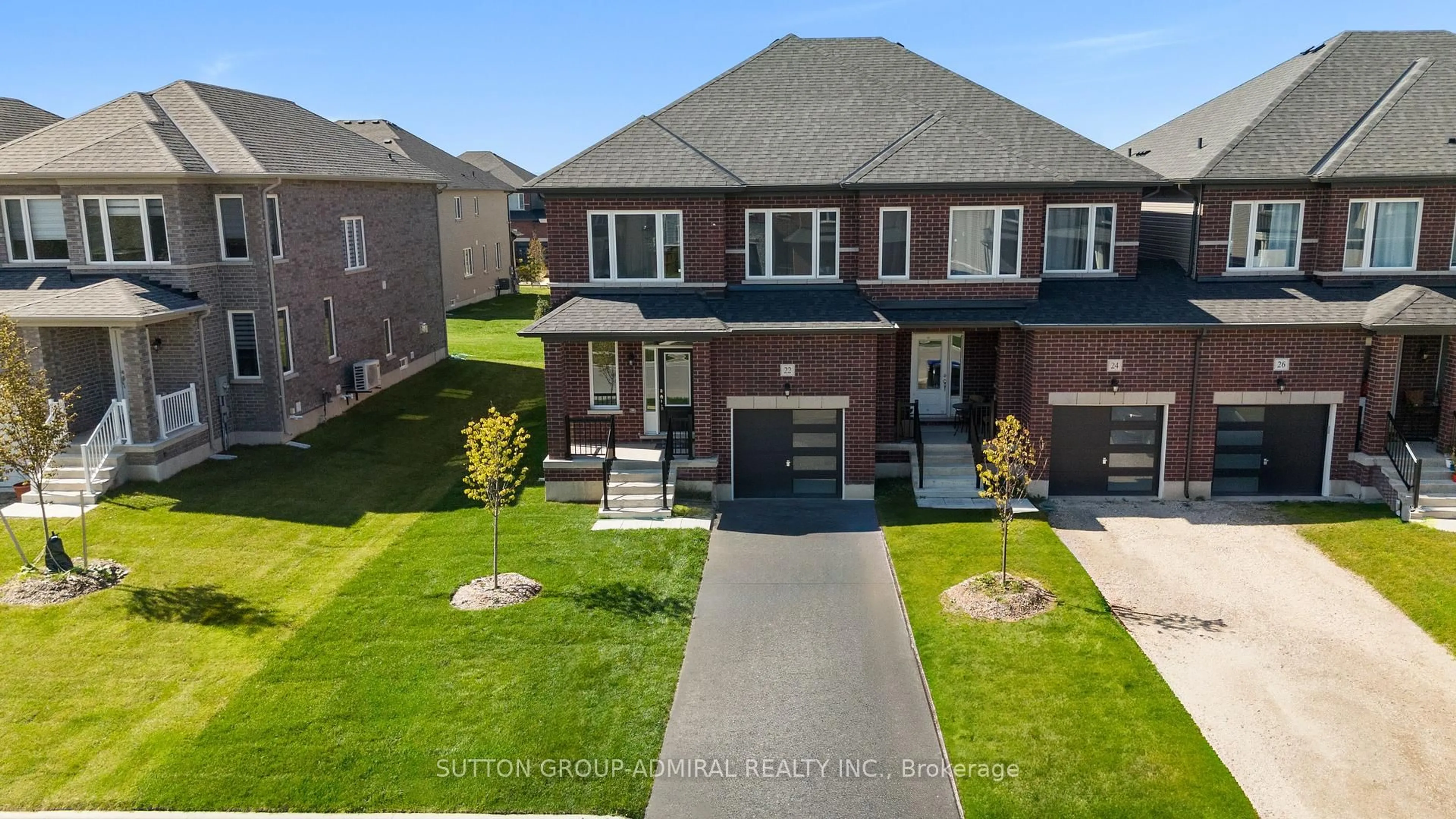A pic from outside/outdoor area/front of a property/back of a property/a pic from drone, street for 22 Autumn Dr, Wasaga Beach Ontario L9Z 1J9