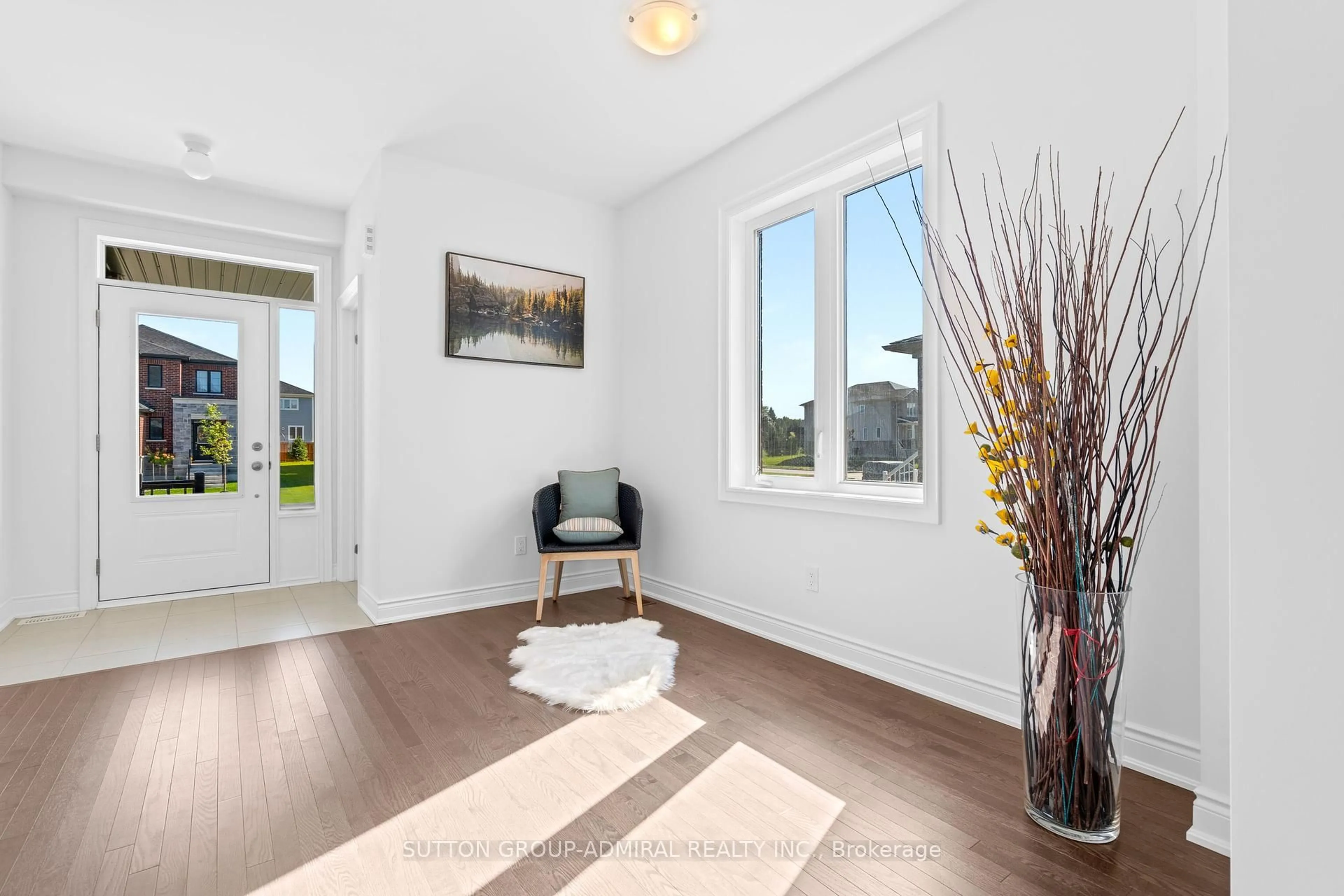 Indoor entryway for 22 Autumn Dr, Wasaga Beach Ontario L9Z 1J9