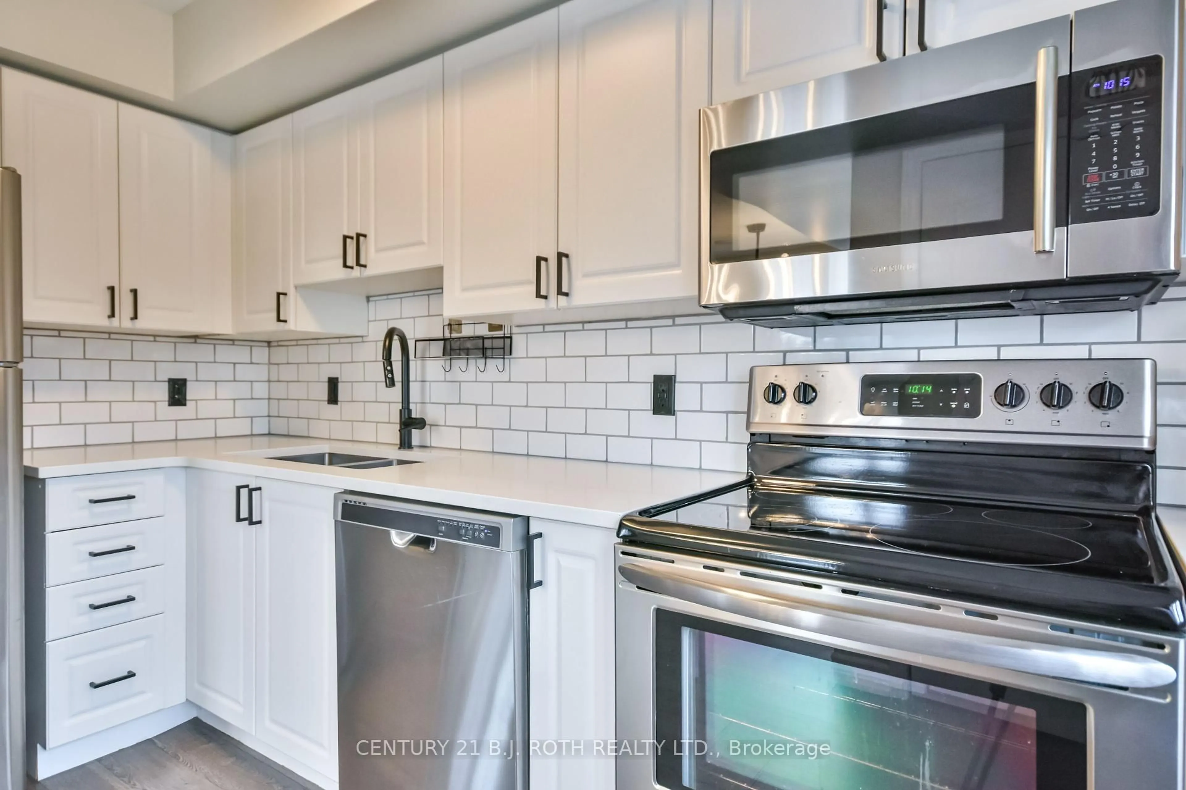 Unknown for 51 Ferndale Dr #7, Barrie Ontario L4N 5W9
