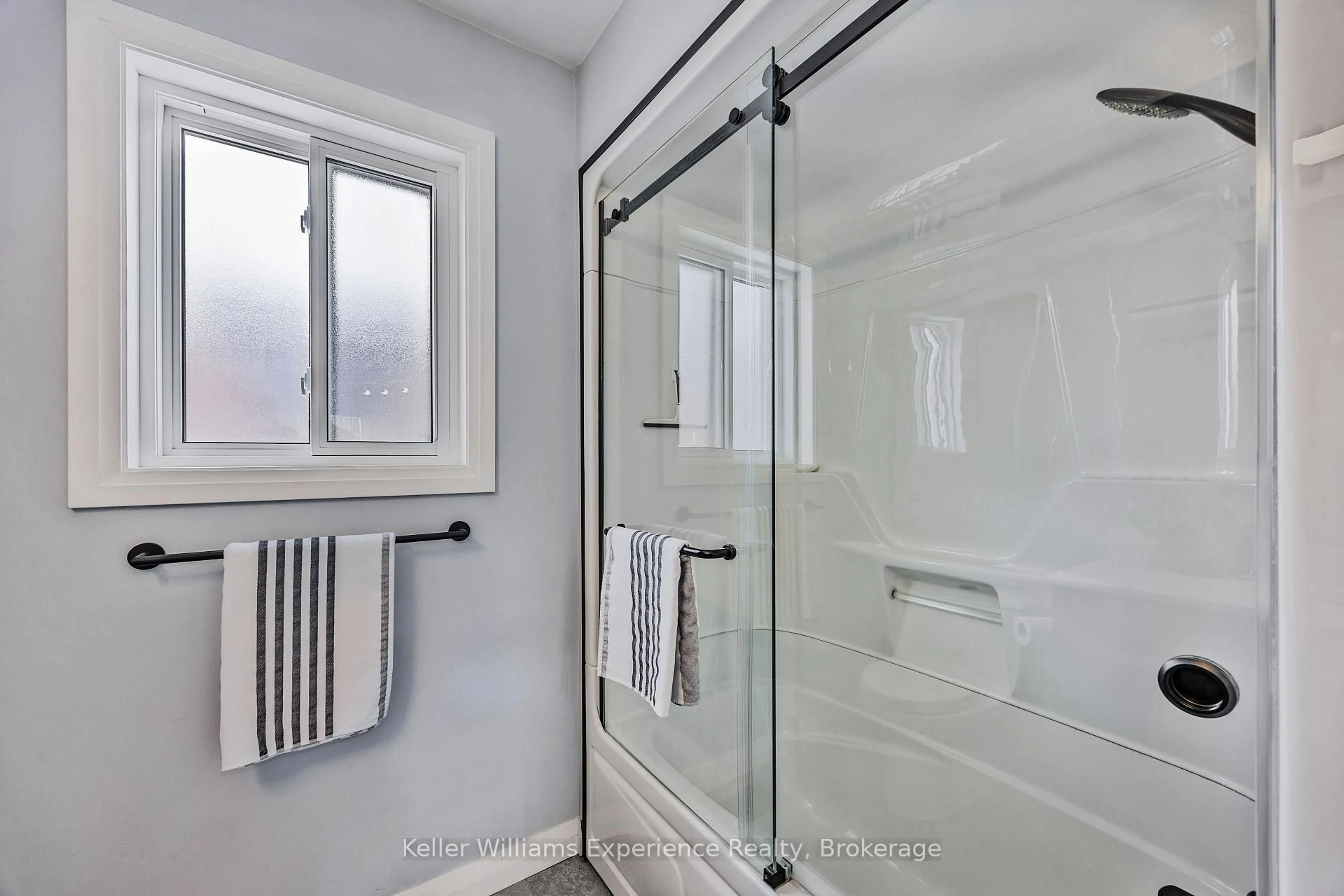 Contemporary bathroom, ceramic/tile floor for 66 Coleman Dr, Barrie Ontario L4N 0N9