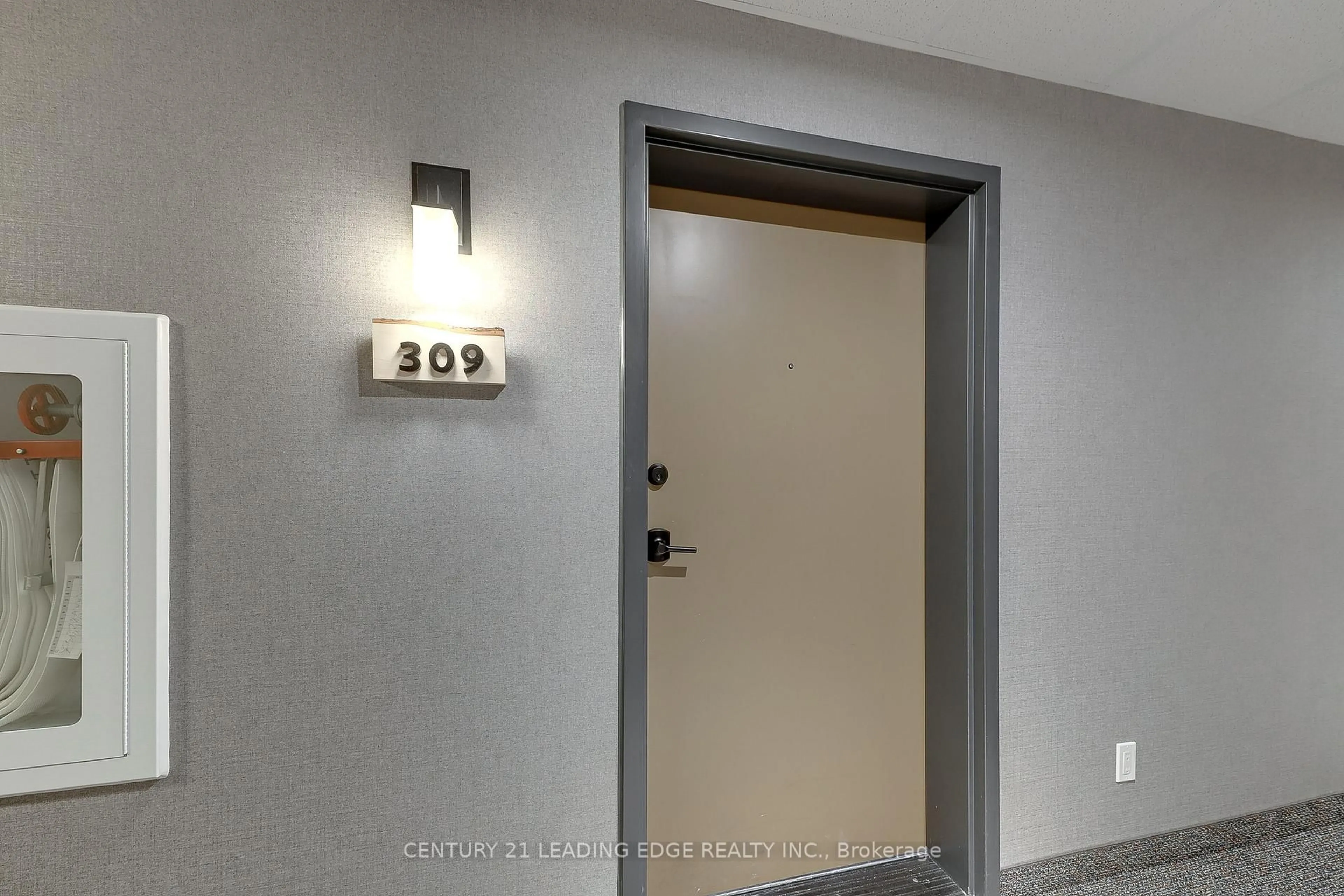 Indoor entryway for 20 Koda St #309, Barrie Ontario L9J 0J7