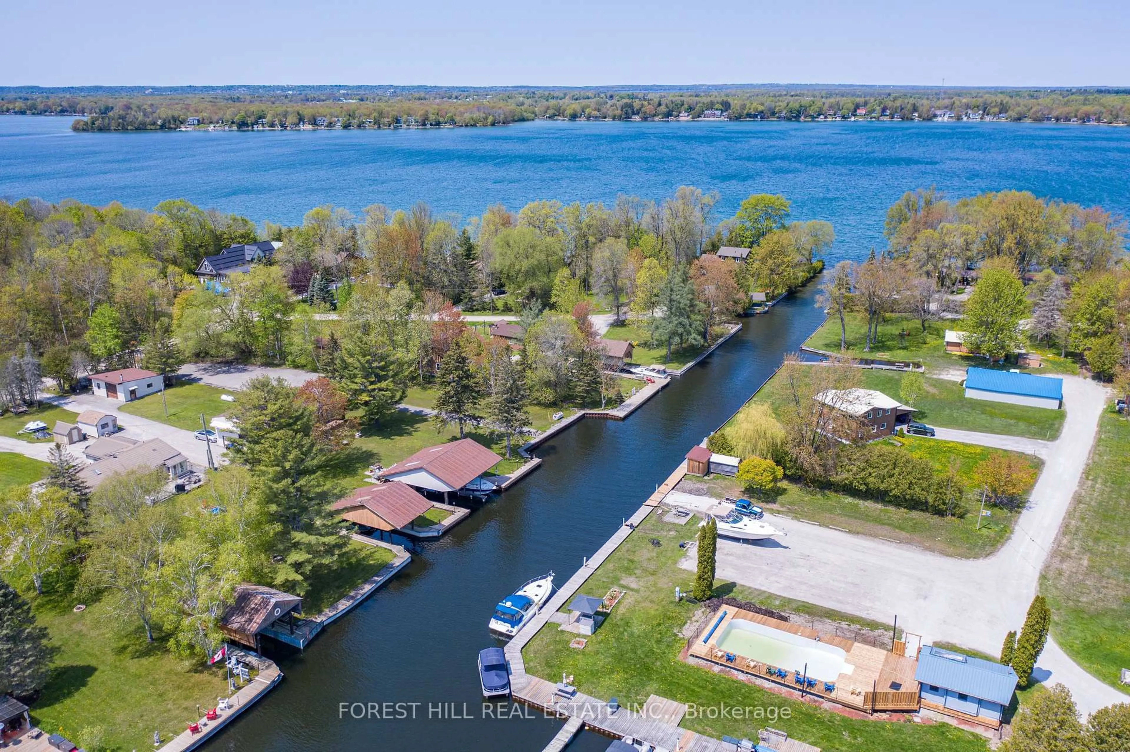 A pic from outside/outdoor area/front of a property/back of a property/a pic from drone, water/lake/river/ocean view for 4099 Glen Cedar Dr, Ramara Ontario L3V 6H7