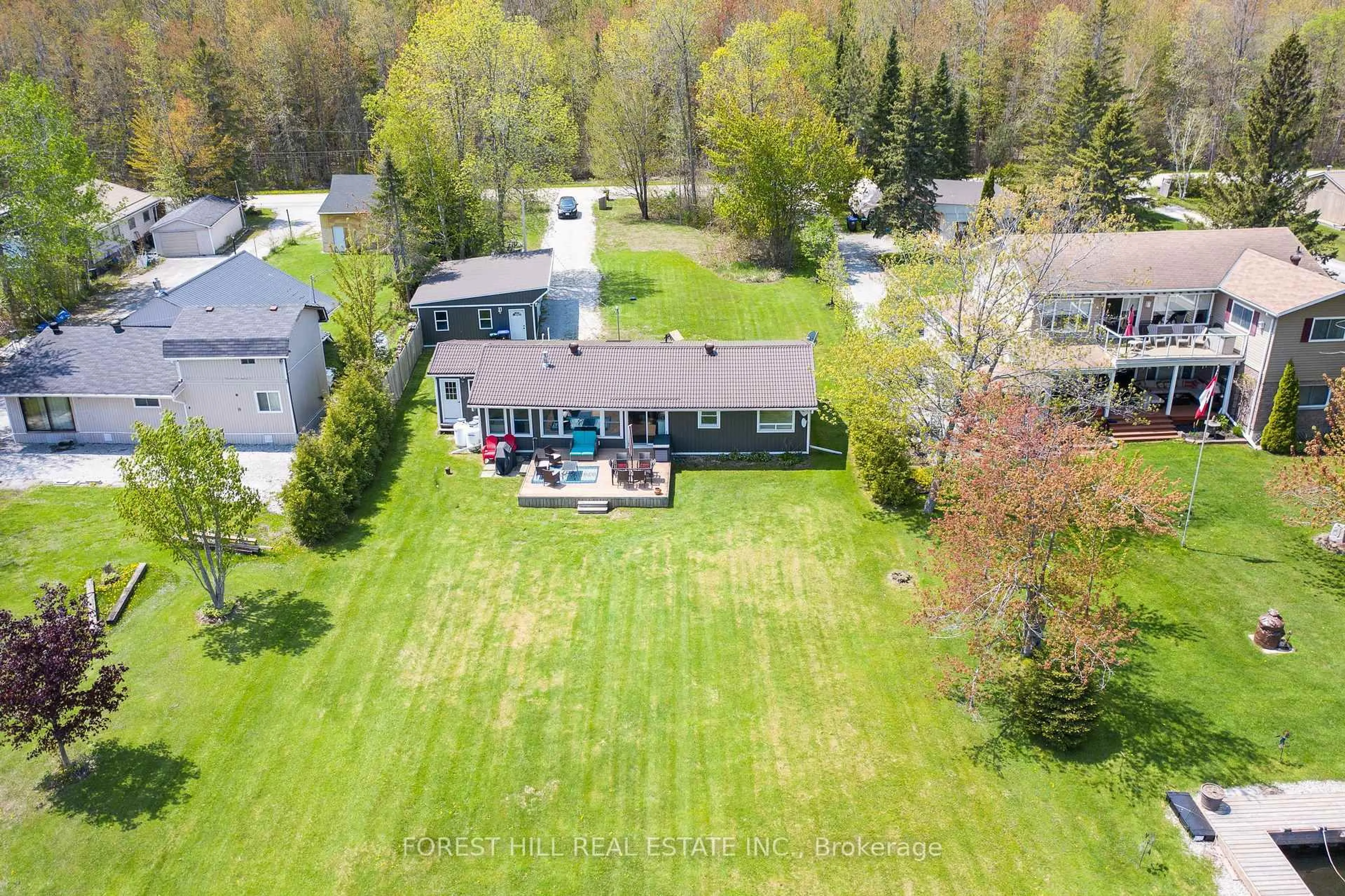 A pic from outside/outdoor area/front of a property/back of a property/a pic from drone, water/lake/river/ocean view for 4099 Glen Cedar Dr, Ramara Ontario L3V 6H7
