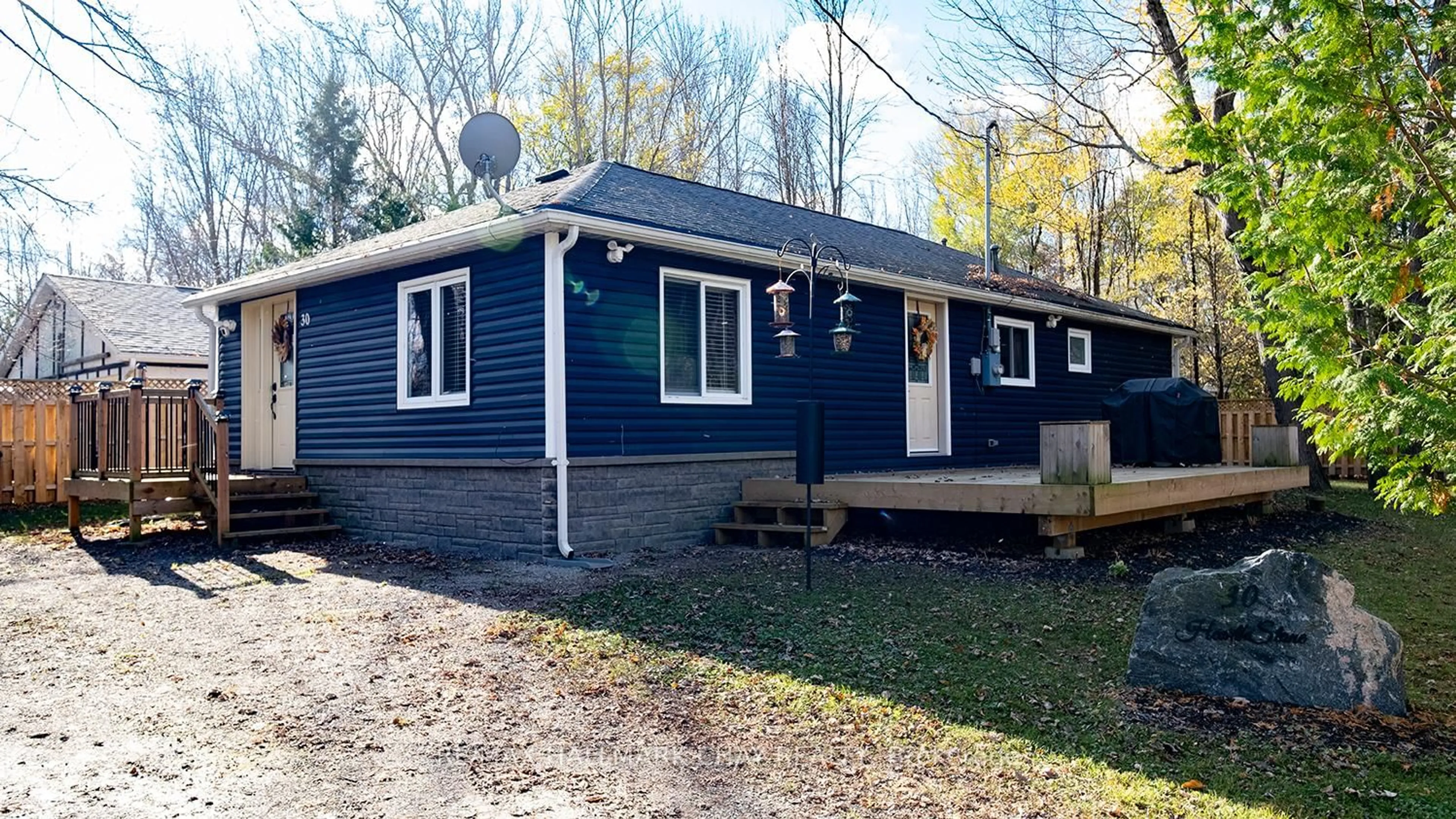 Home with vinyl exterior material, street for 30 Hearthstone Dr, Tay Ontario L0K 2C0