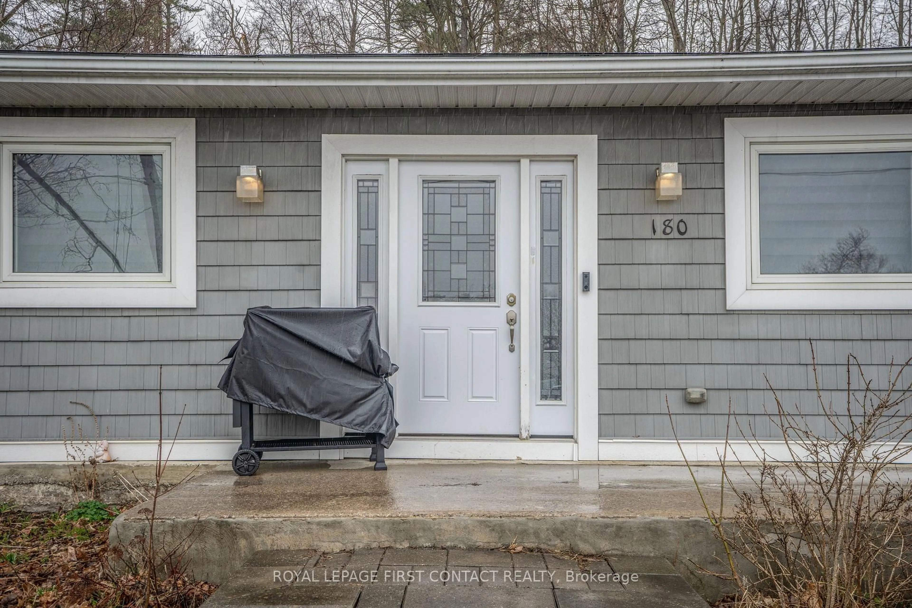 Unknown for 180 Blake St, Barrie Ontario L4M 1K3