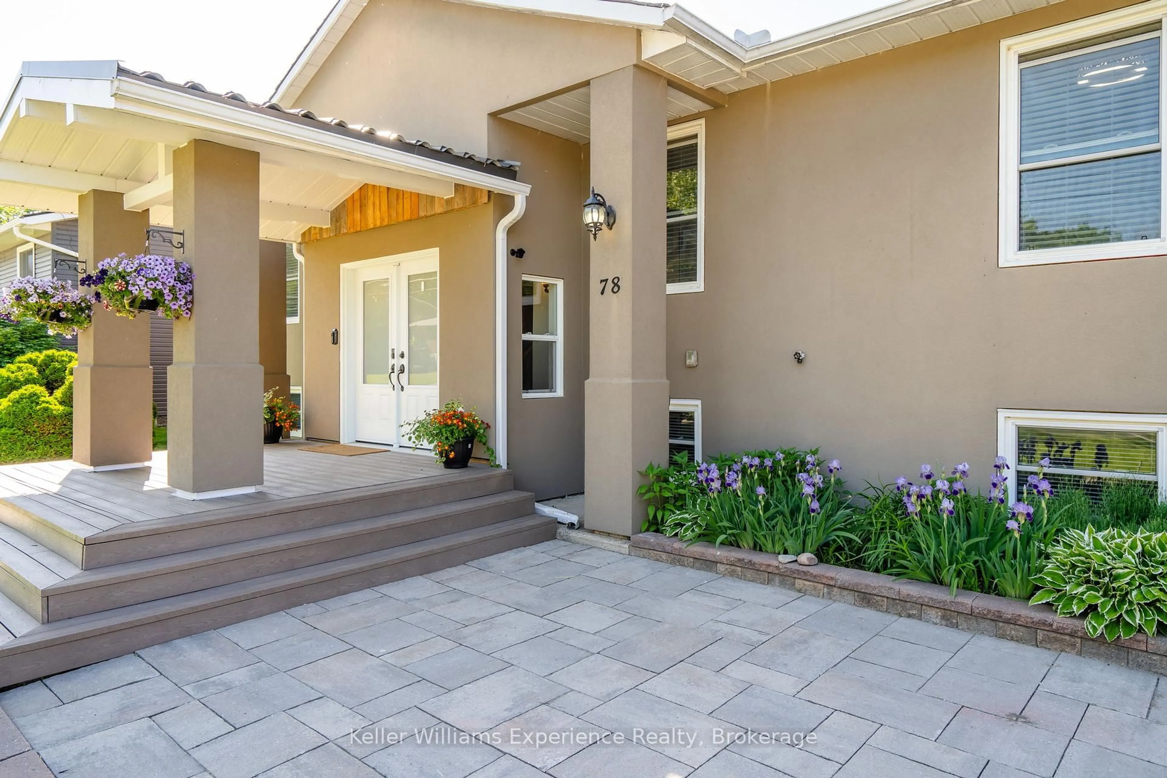 Indoor entryway for 78 John Dillingno St, Tay Ontario L0K 2A0