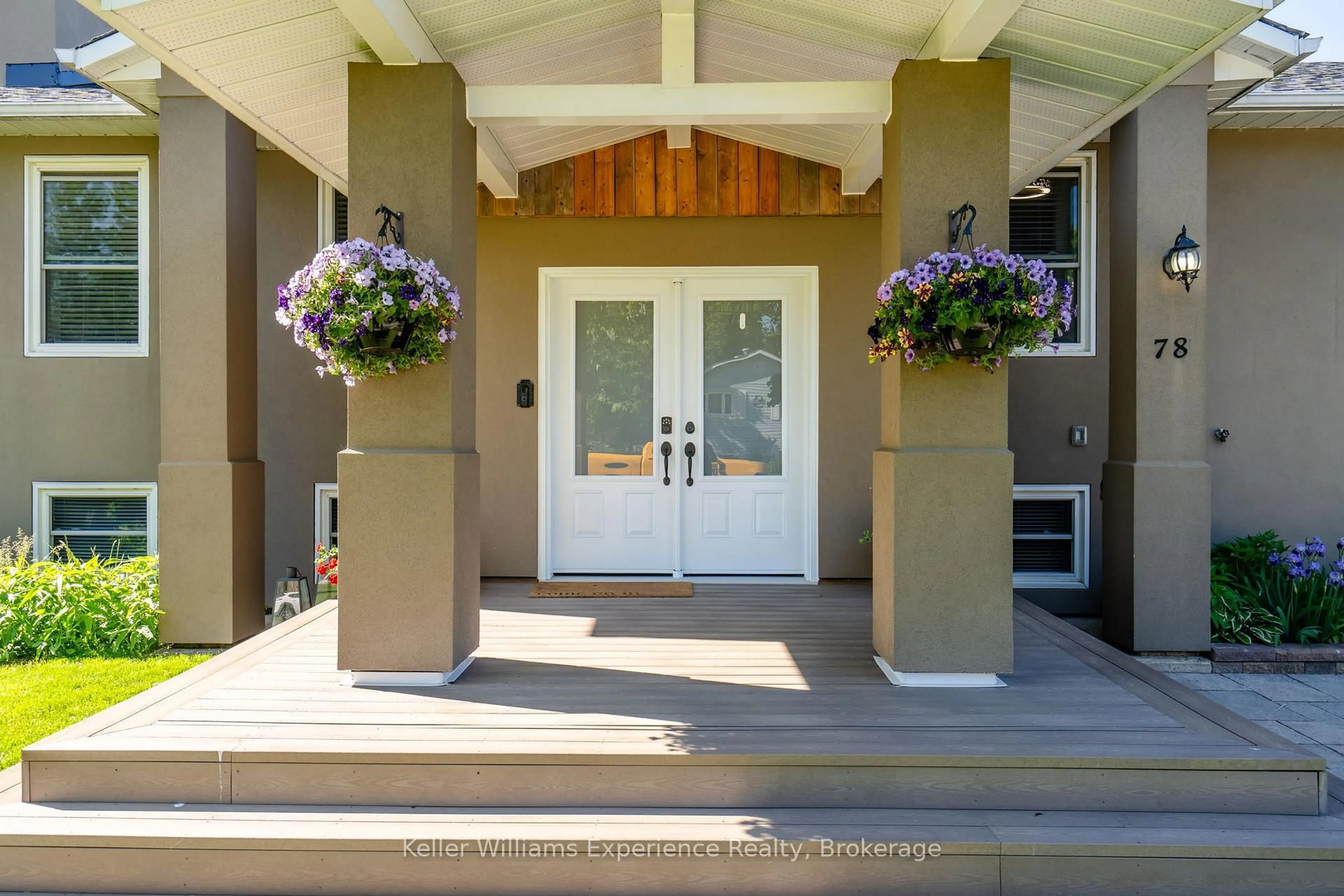 Indoor entryway for 78 John Dillingno St, Tay Ontario L0K 2A0