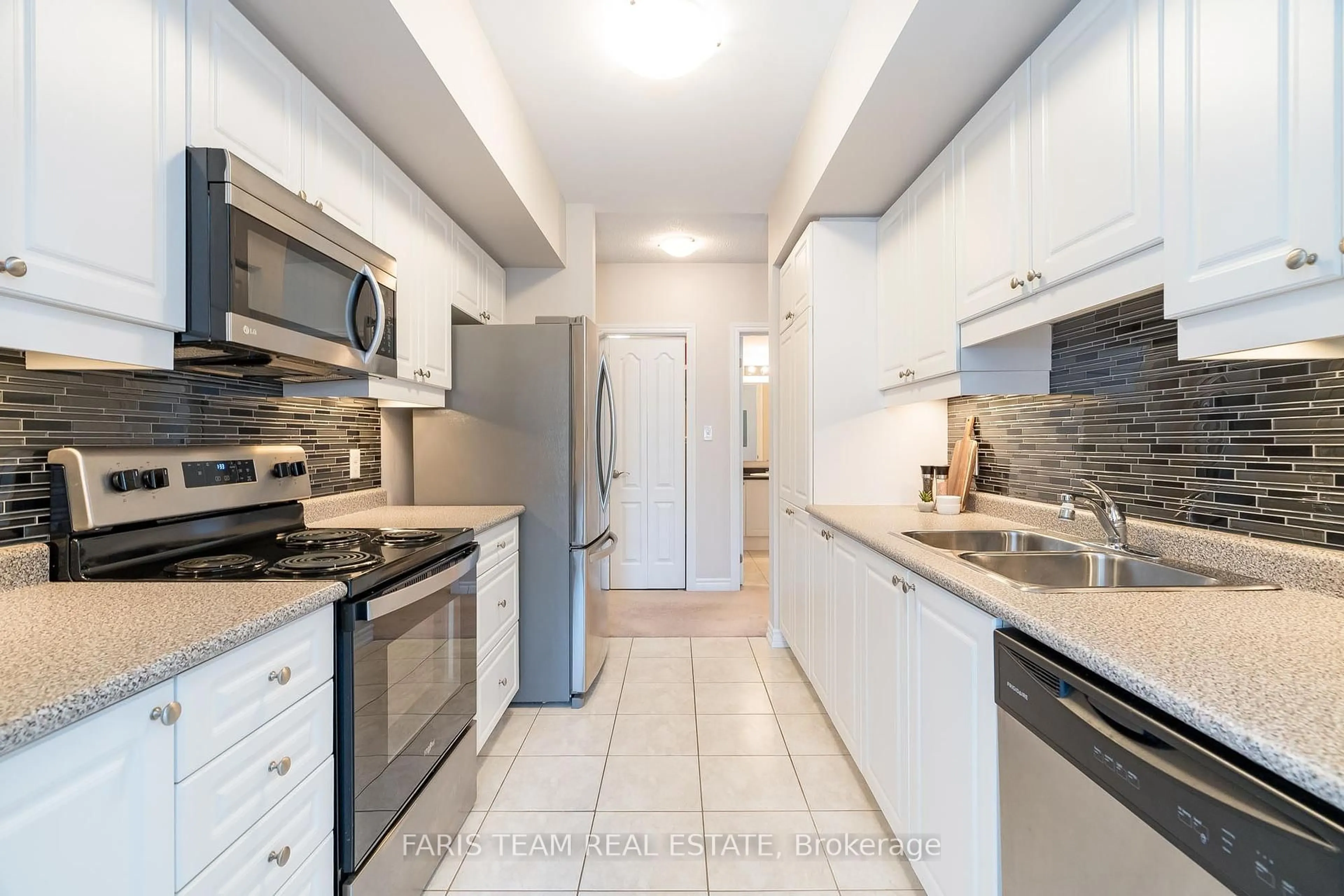 Standard kitchen, ceramic/tile floor for 39 Ferndale Dr #301, Barrie Ontario L4N 5T5