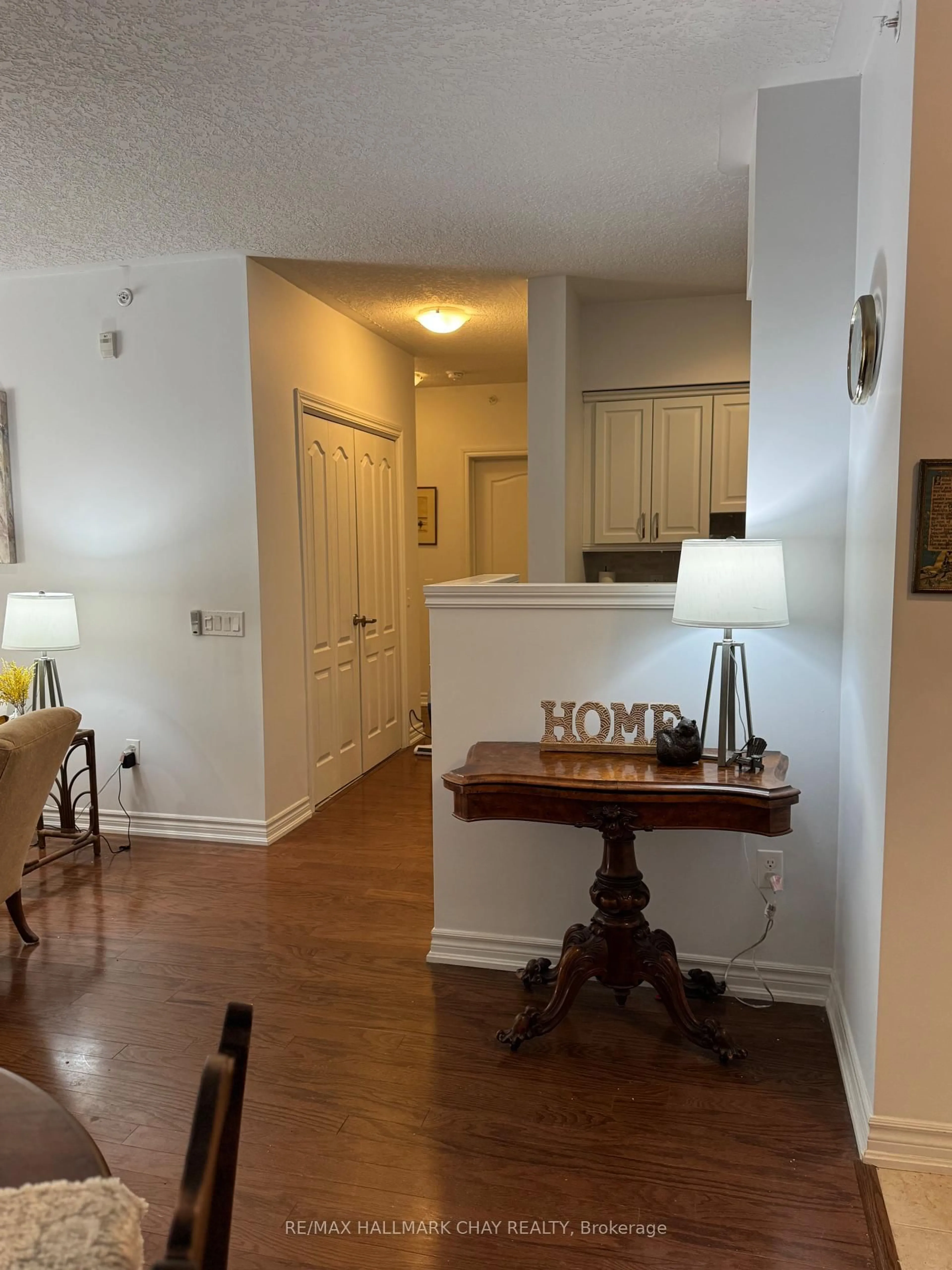 Unknown for 41 Ferndale Dr #204, Barrie Ontario L4N 5T6