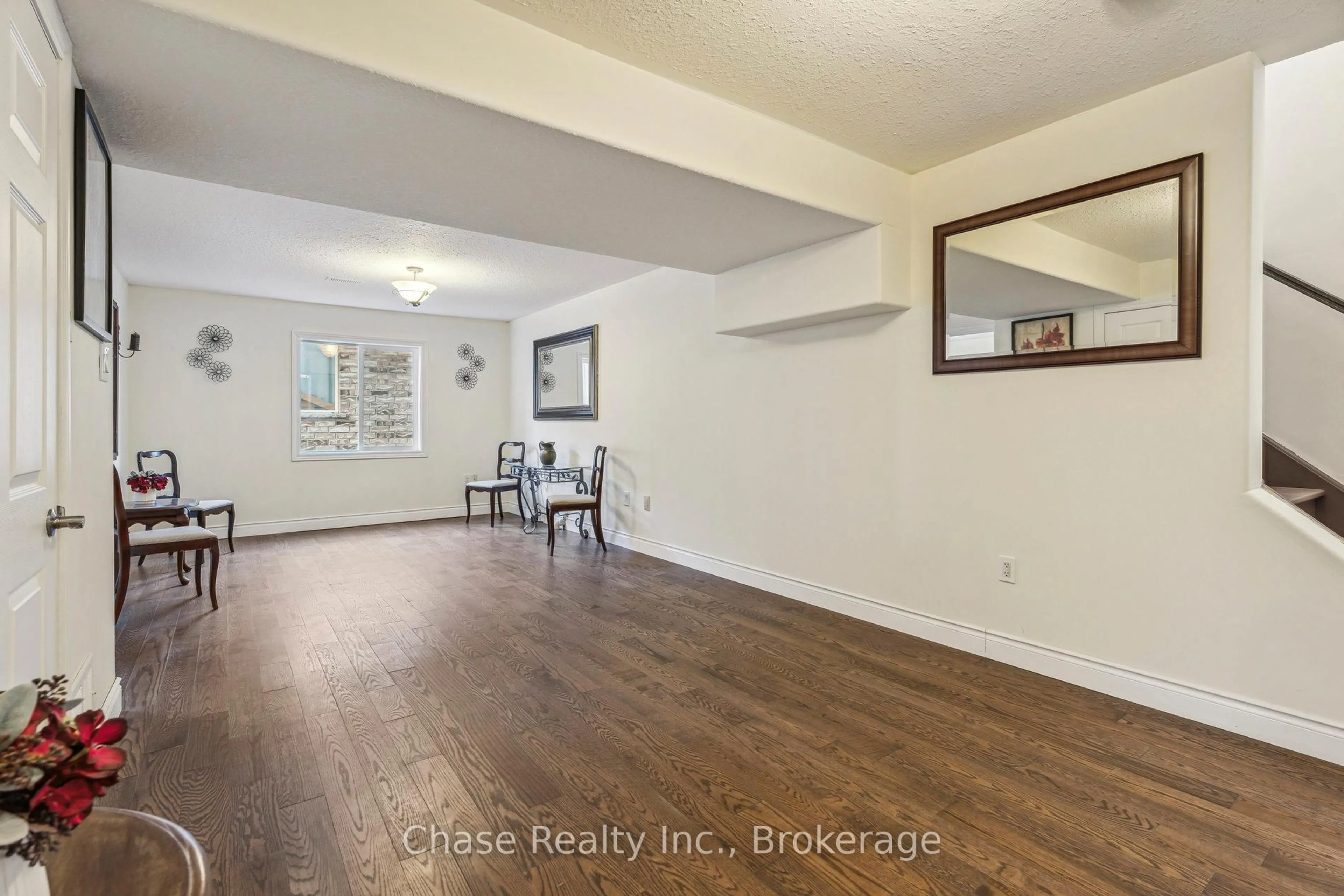 A pic of a room for 423 Irwin St, Midland Ontario L4R 2V6