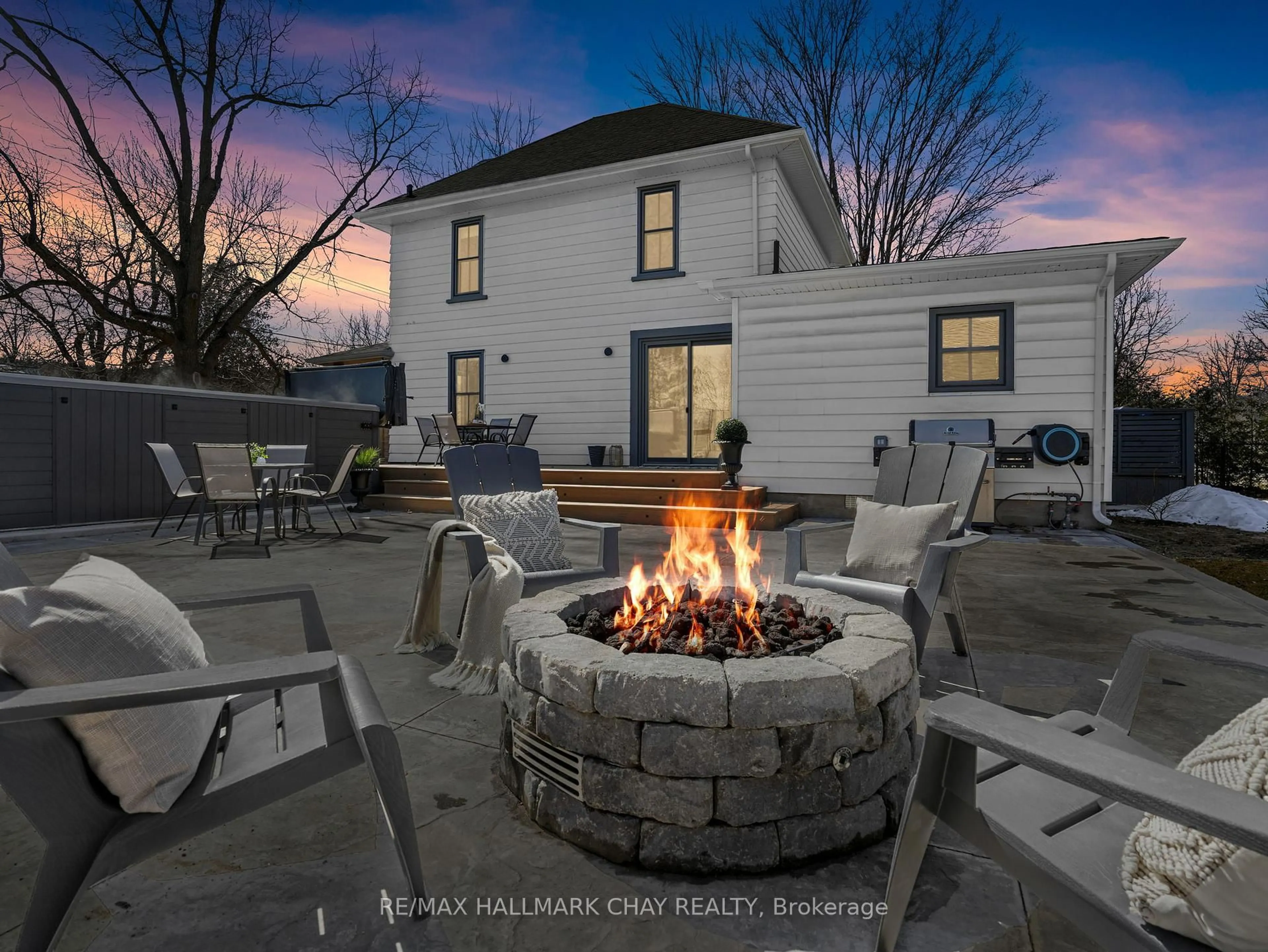 Patio, unknown for 26 EDWARD St, Clearview Ontario L0M 1G0