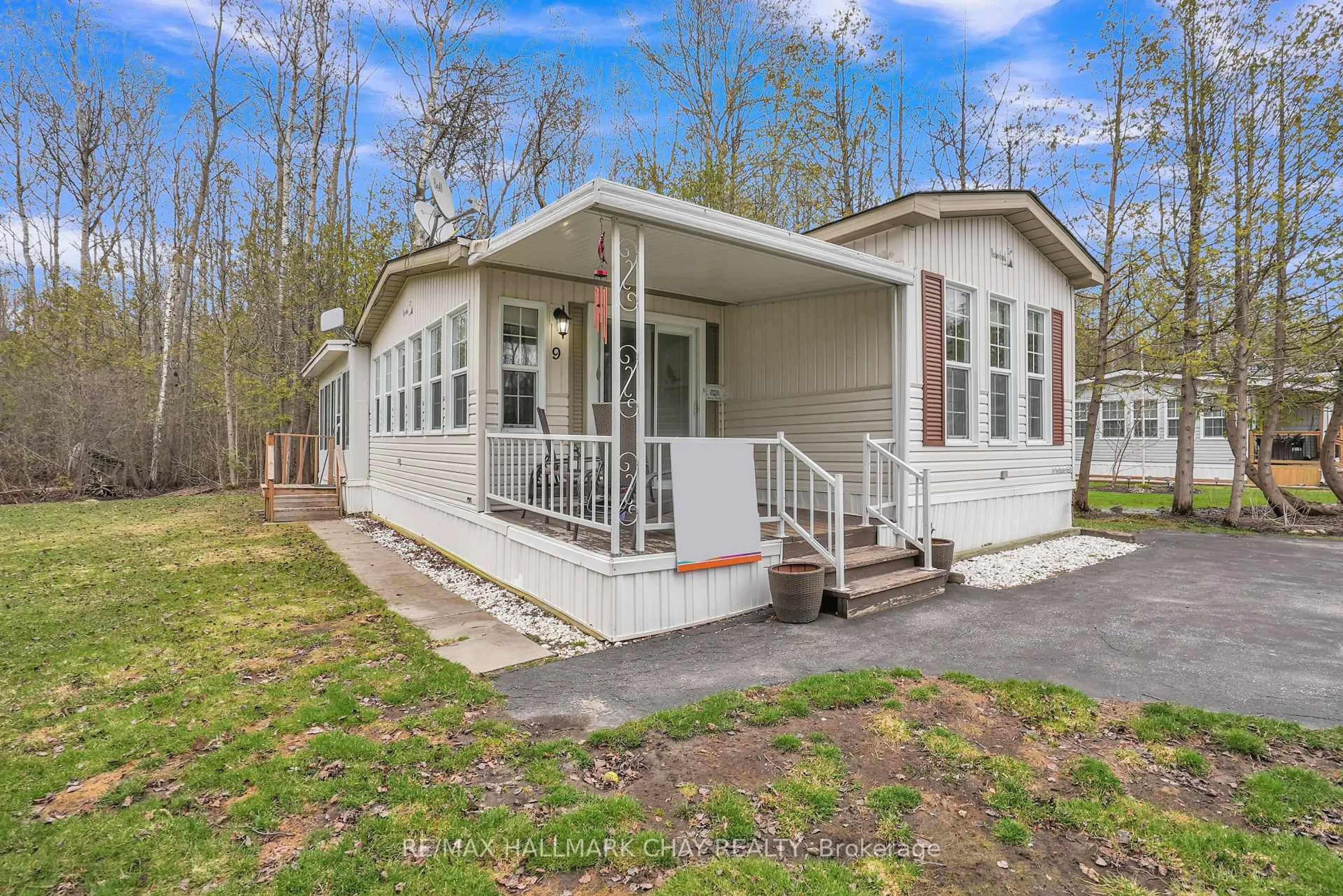 Home with vinyl exterior material, unknown for 9 PRINCESS DIANA Dr, Springwater Ontario L0L 1P0