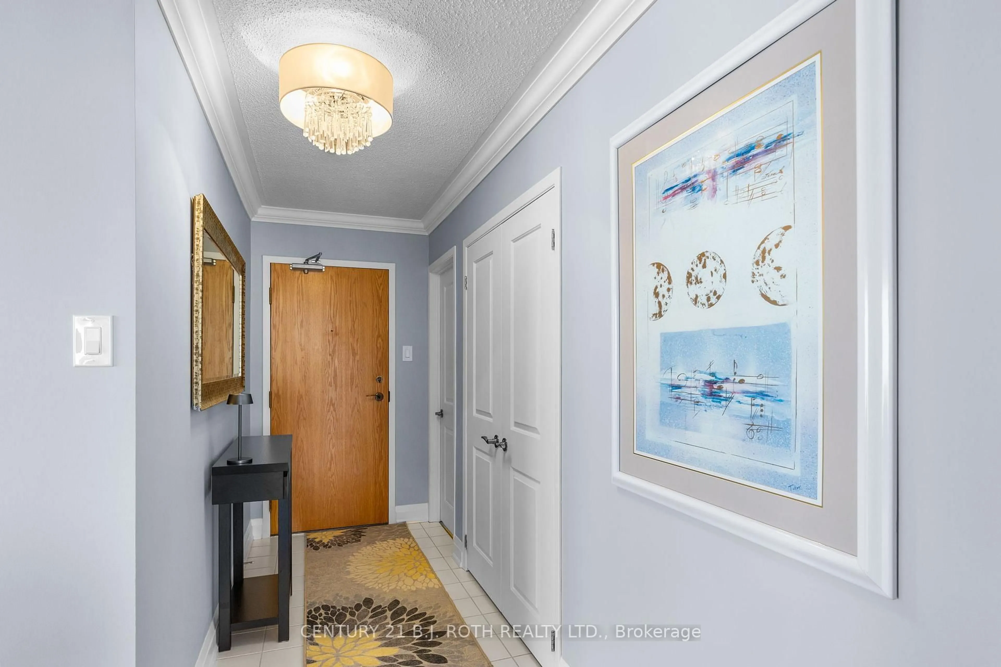 Indoor entryway for 65 ELLEN St #808, Barrie Ontario L4N 3A5